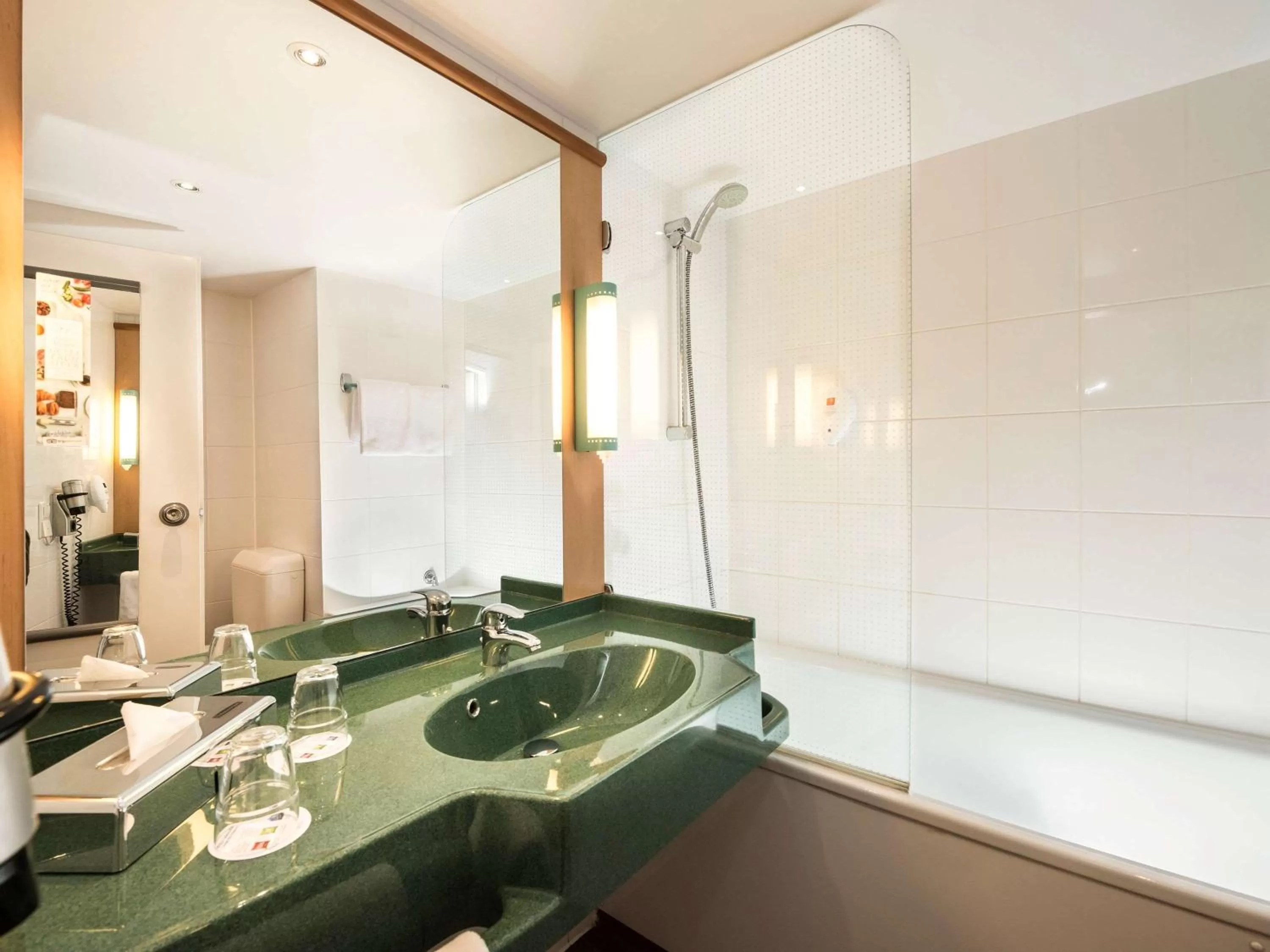 Photo of the whole room, Bathroom in ibis Dortmund West