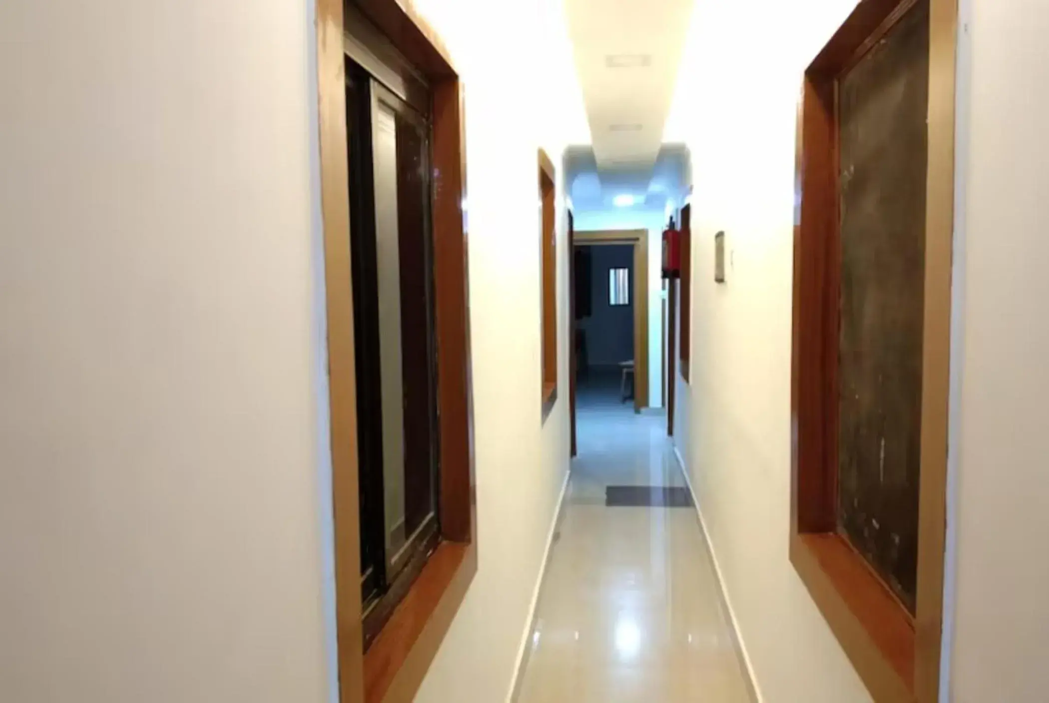 Lobby or reception in Goroomgo New Ashiyana Palace Varanasi Lobby or reception in Goroomgo New Ashiyana Palace Varanasi