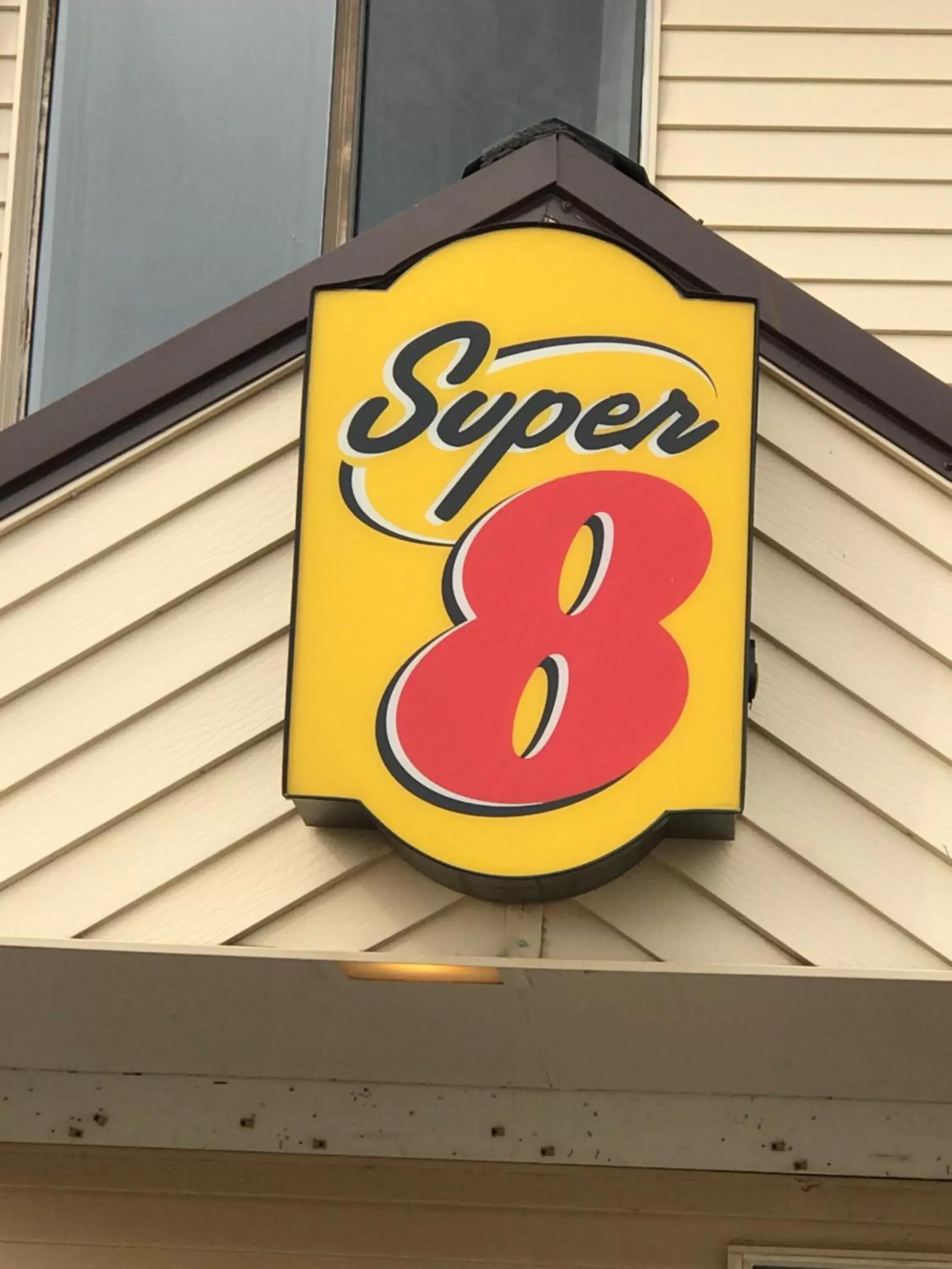 Facade/entrance, Property Logo/Sign in Super 8 by Wyndham Redfield