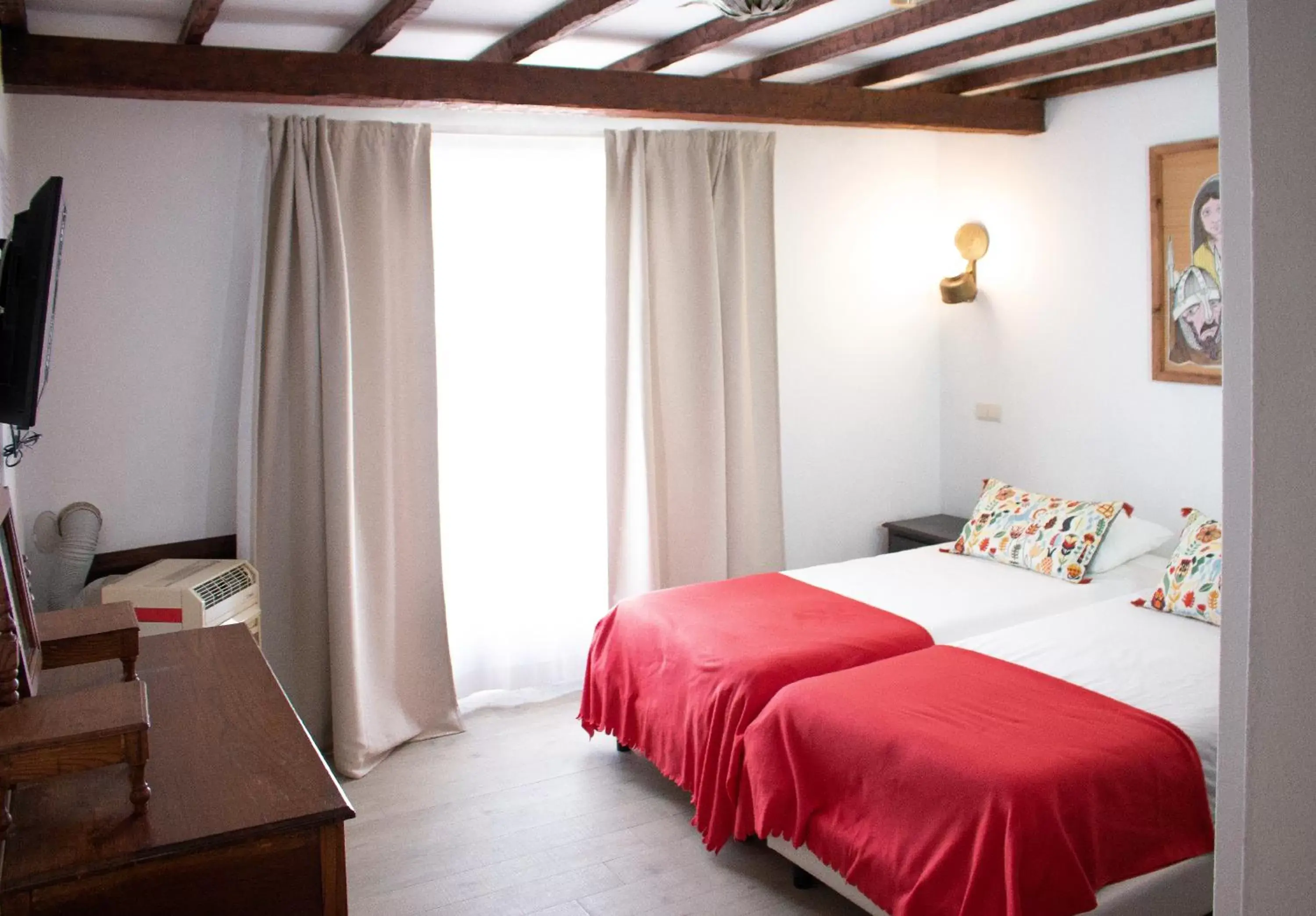 Bedroom, Bed in Rainha Santa Isabel - Óbidos History Hotel