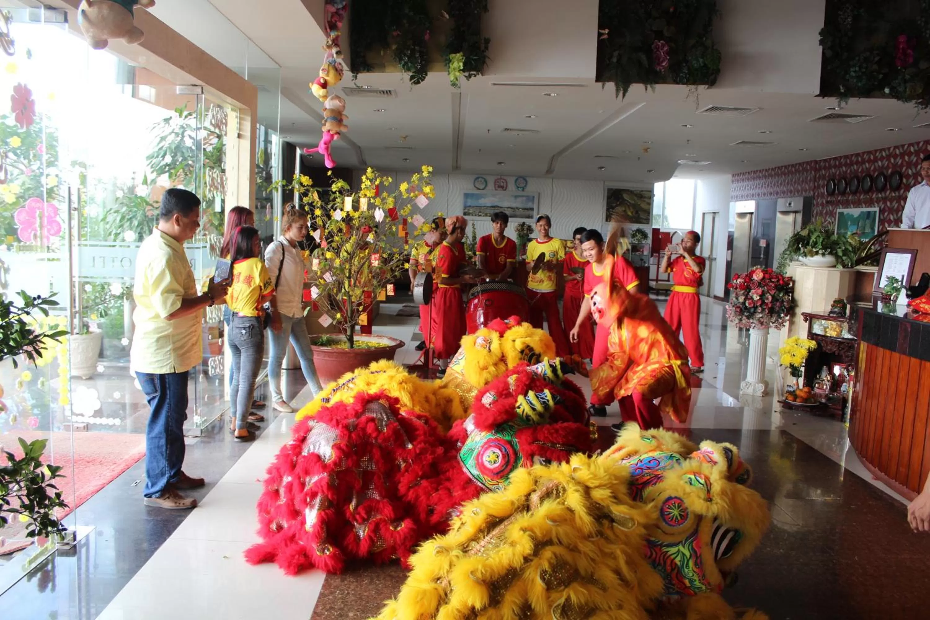 Entertainment in River Hotel