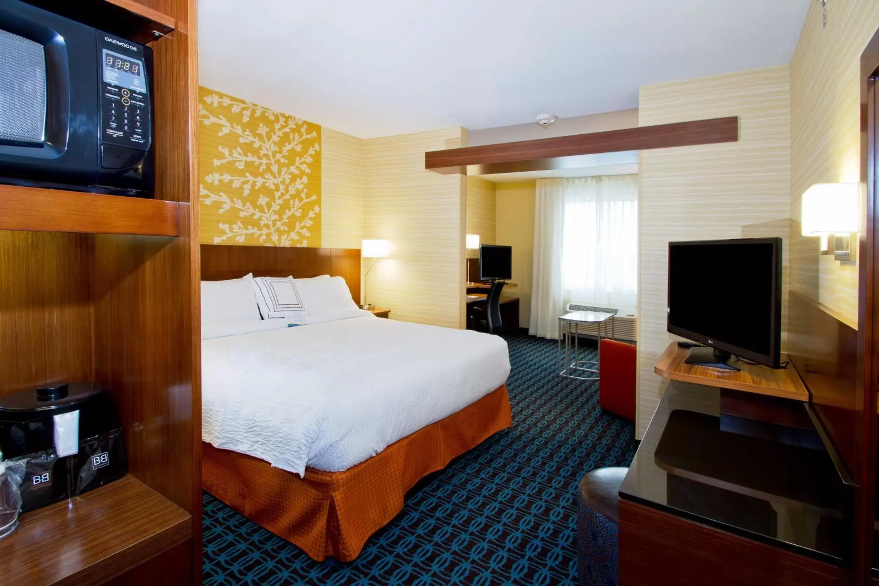 Photo of the whole room, Bed in Fairfield Inn & Suites by Marriott Wentzville