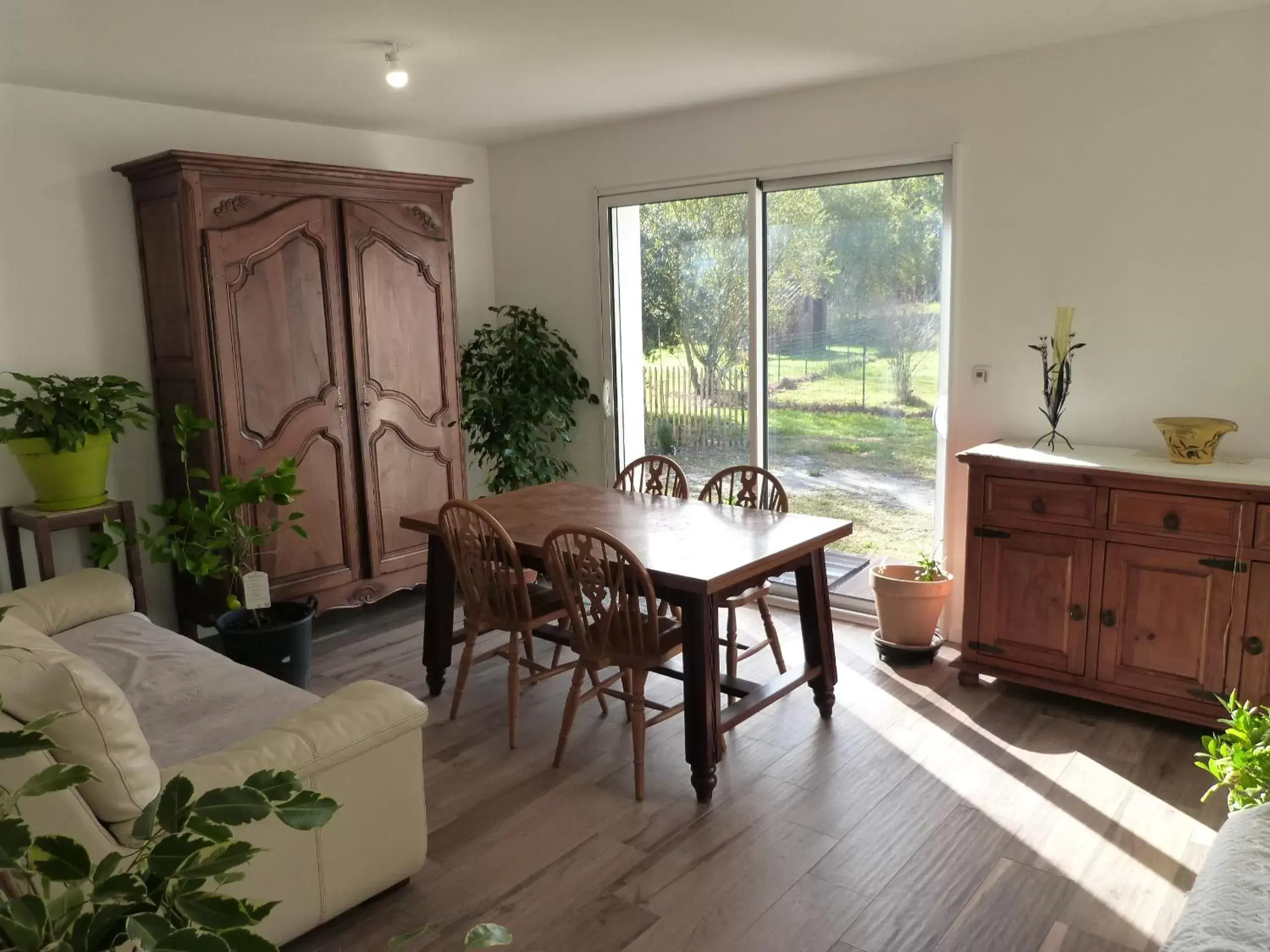 Kitchen or kitchenette, Dining Area in Maison Lucilda