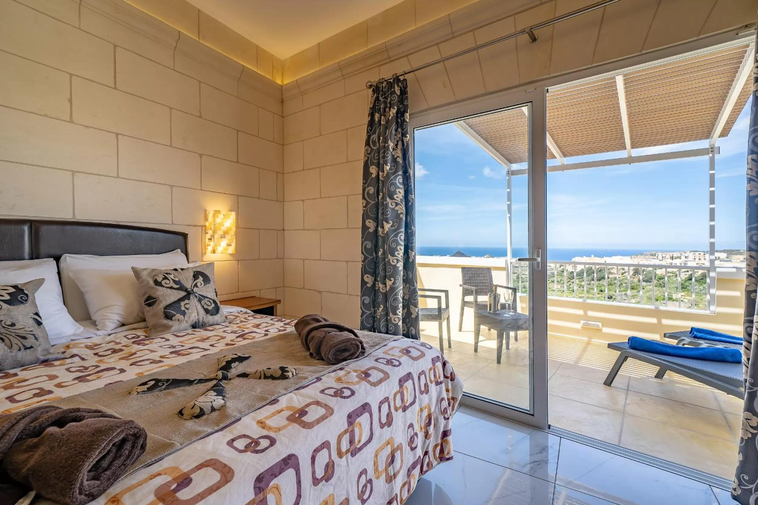 Bed in Il-Logga Boutique Hotel