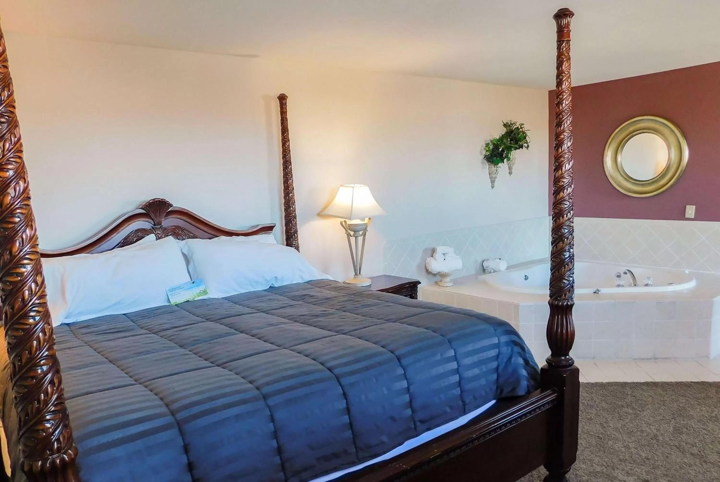 Photo of the whole room, Bed in Days Inn & Suites by Wyndham Pocahontas