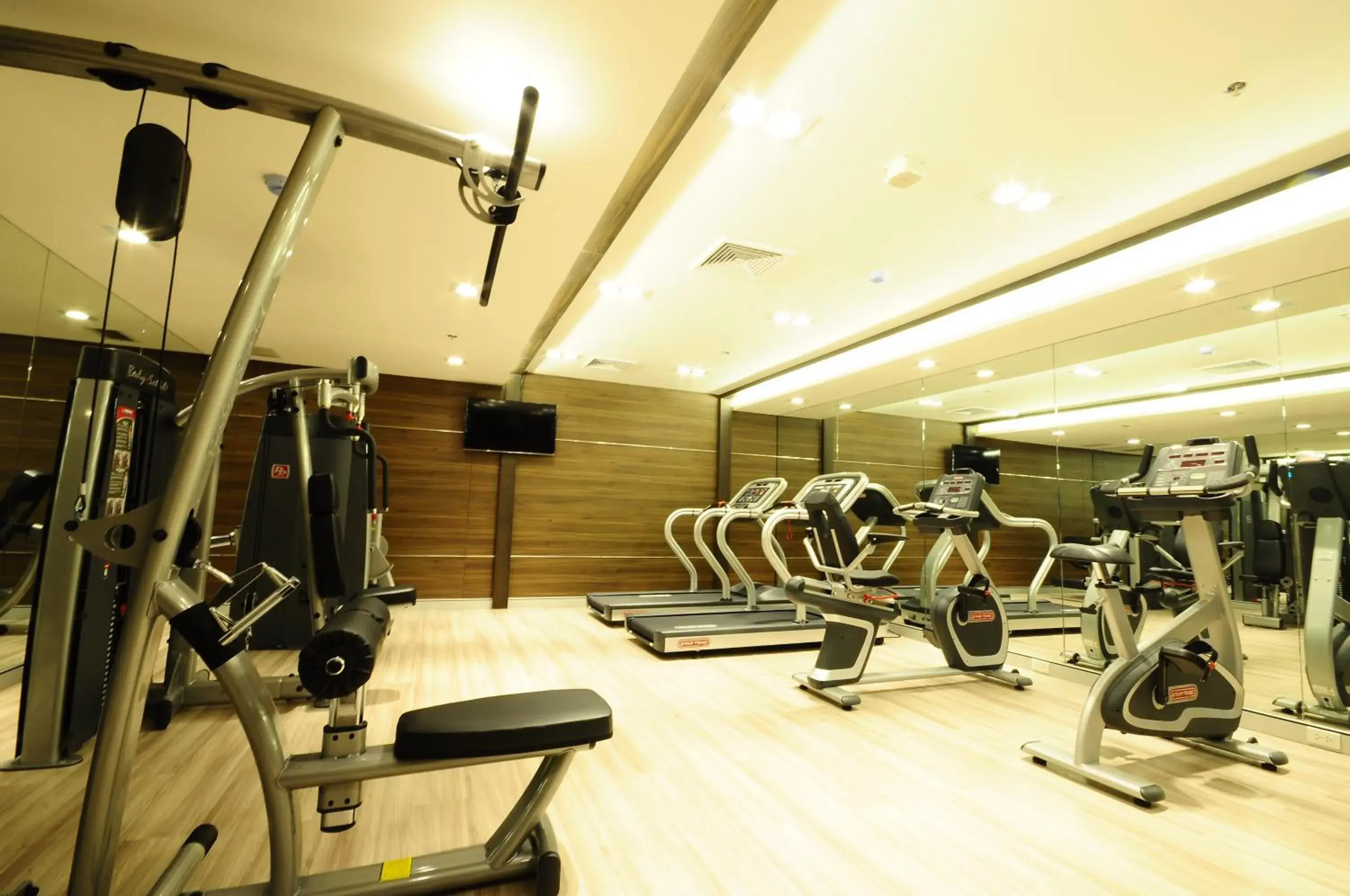 Fitness centre/facilities, Fitness Center/Facilities in Hotel Clover Asoke - SHA Extra Plus