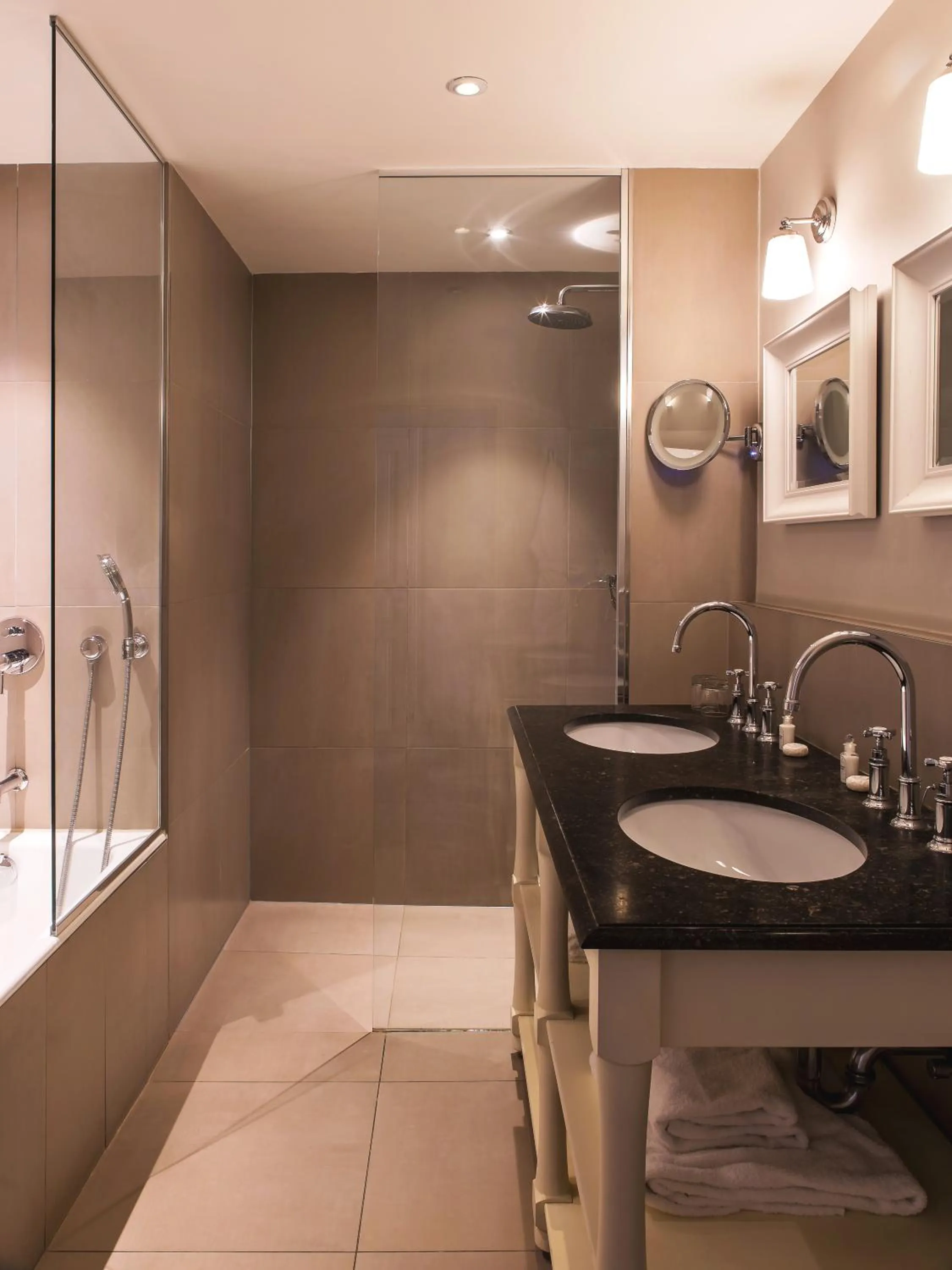 Bathroom in New Hotel Roblin