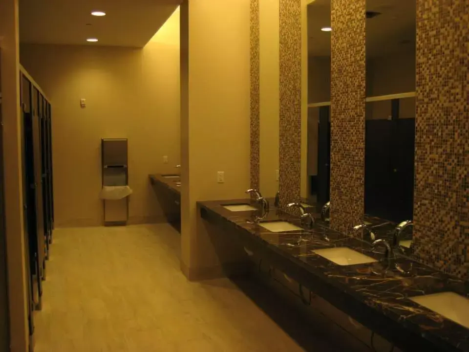Bathroom in Kent State University Hotel and Conference Center
