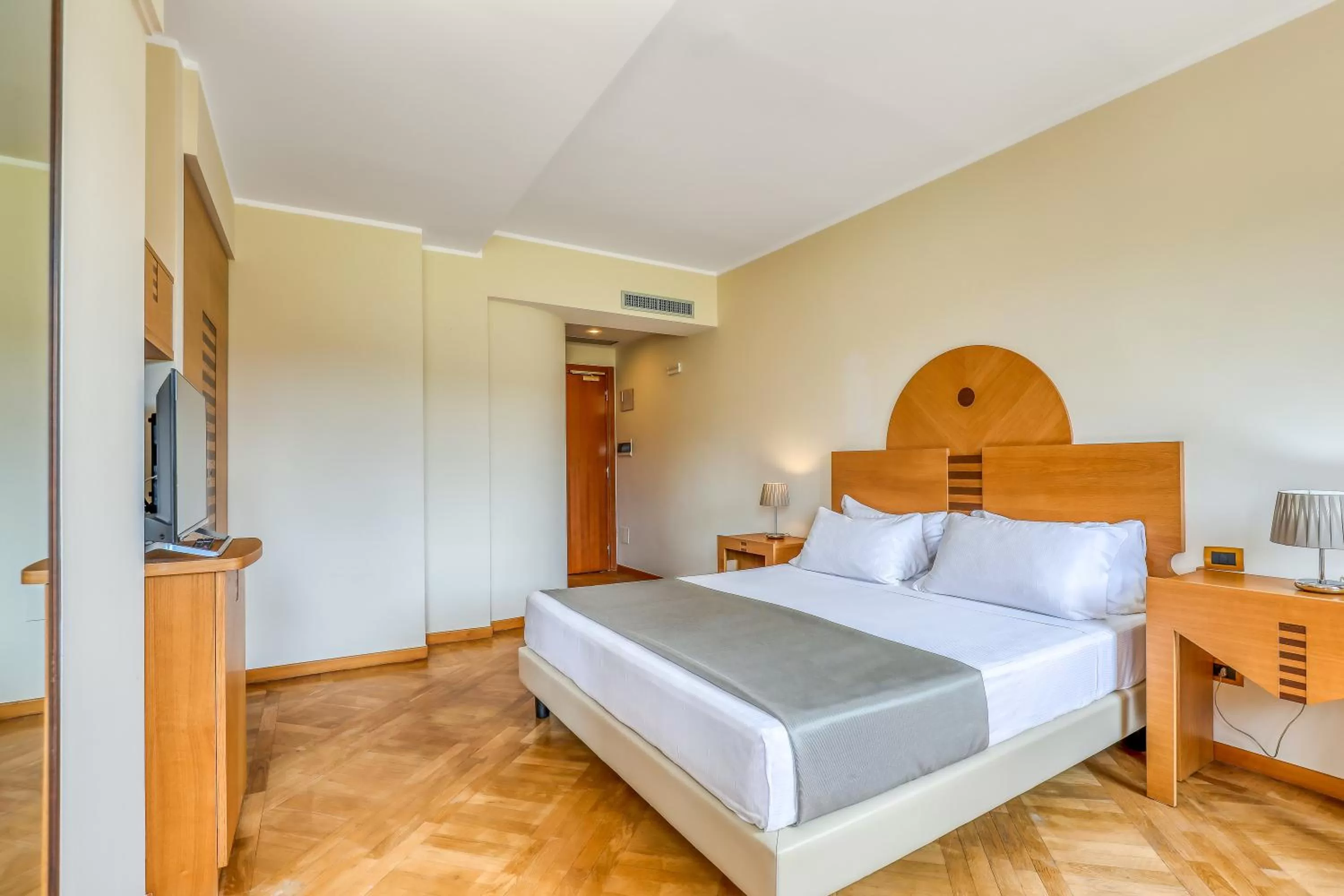 Bed in Hotel PentHouse