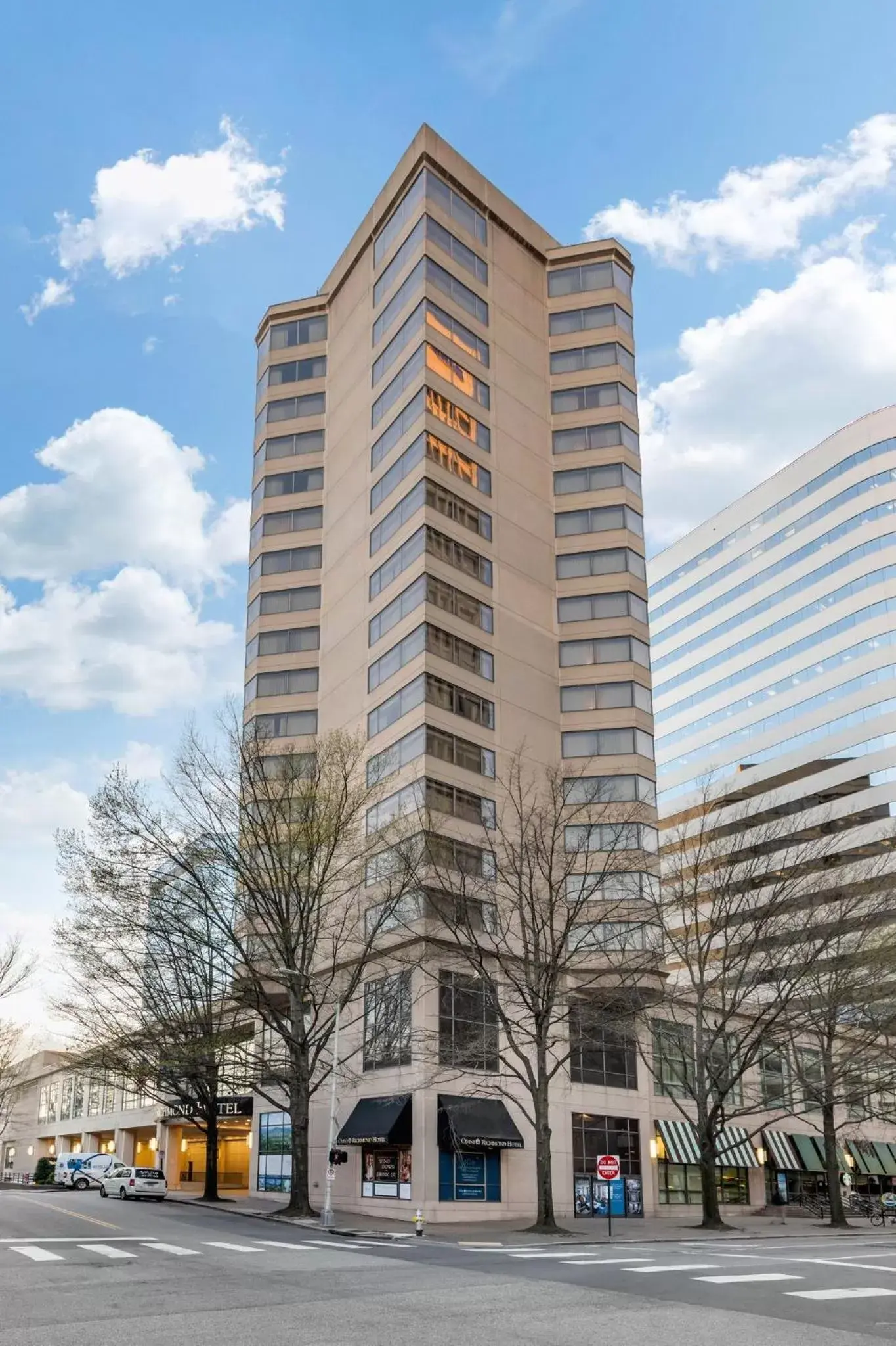 Property building in Omni Richmond Hotel Property building in Omni Richmond Hotel