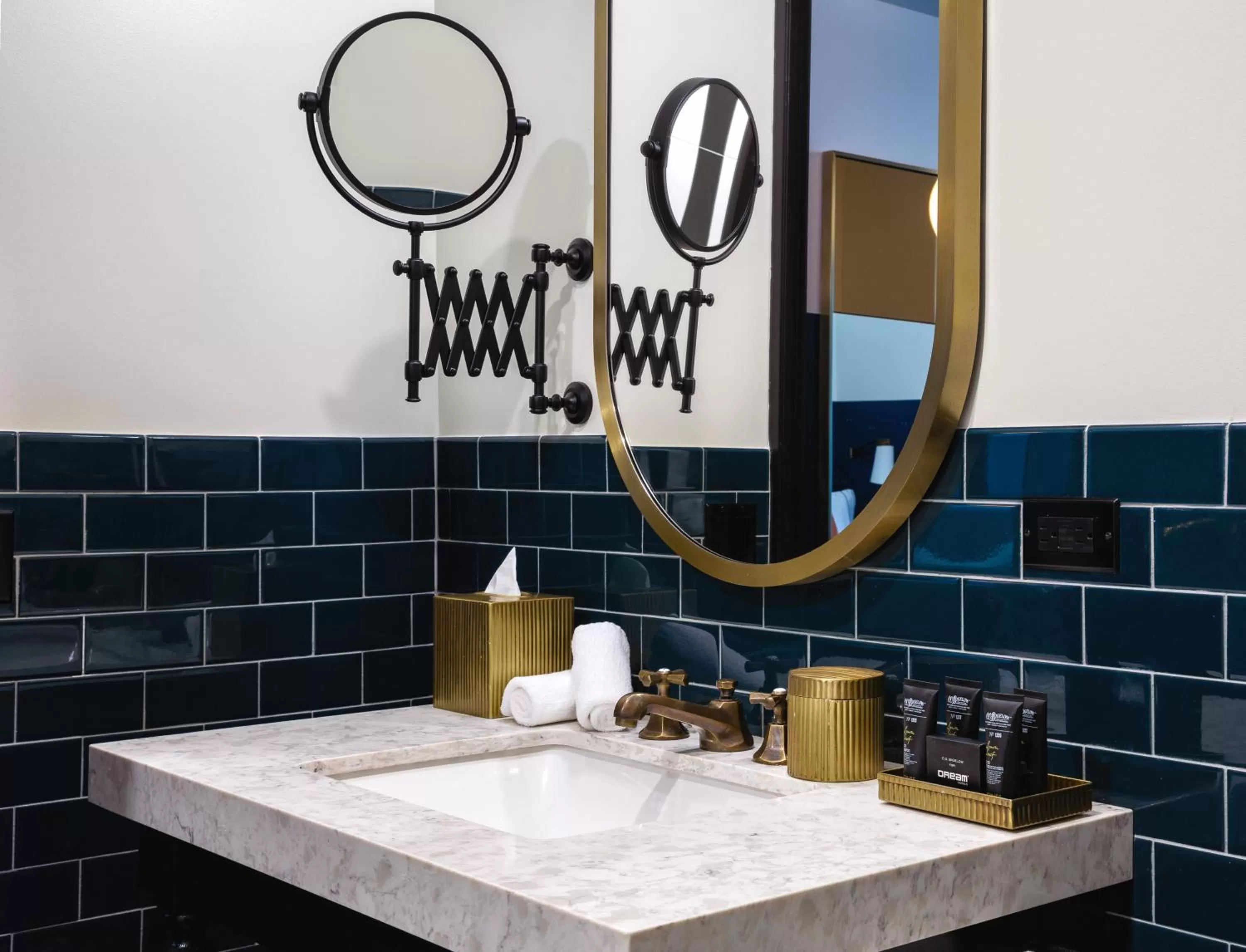 Shower in Dream Nashville, by Hyatt