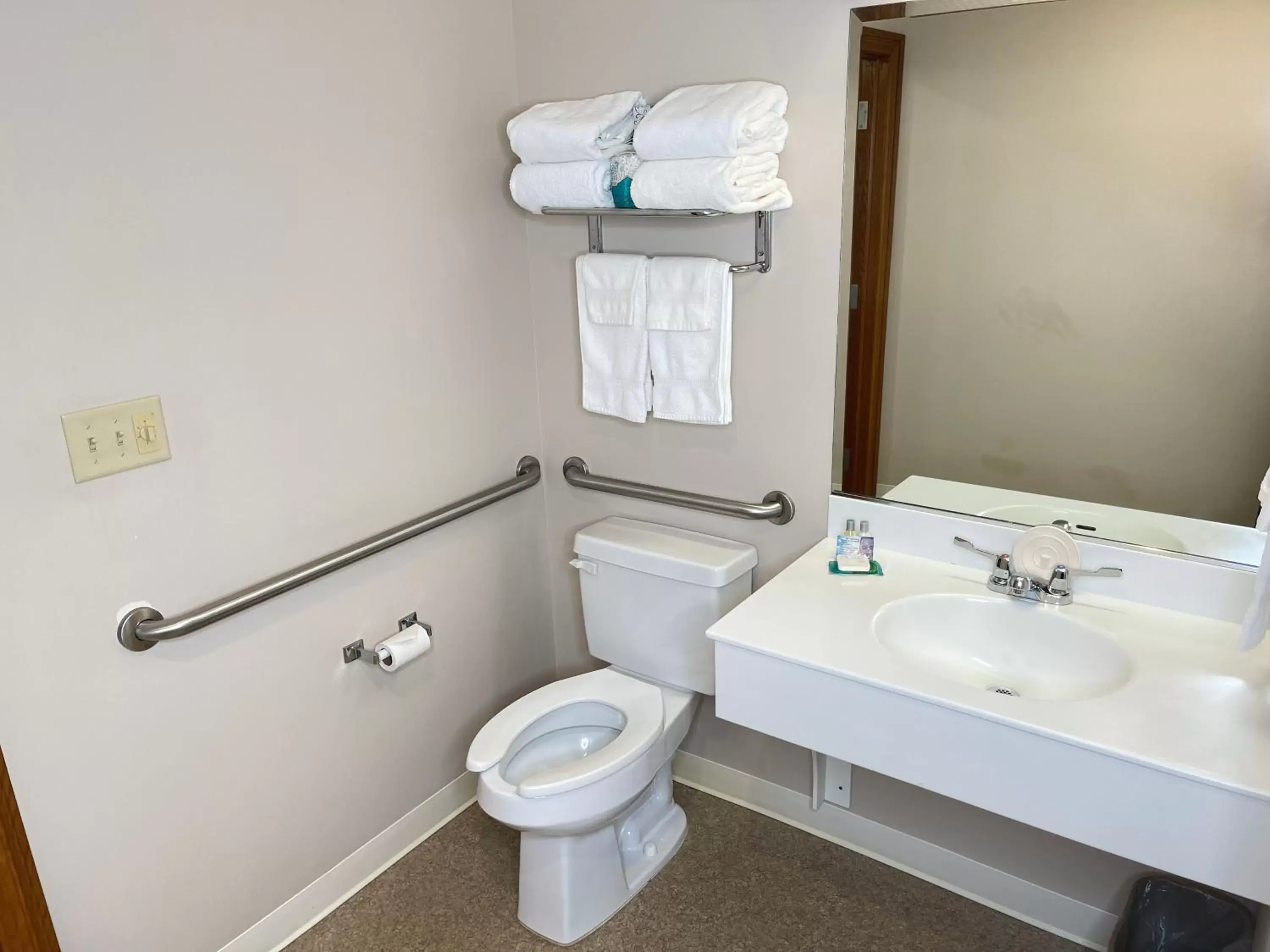 Bathroom in Farmstead Inn and Conference Center