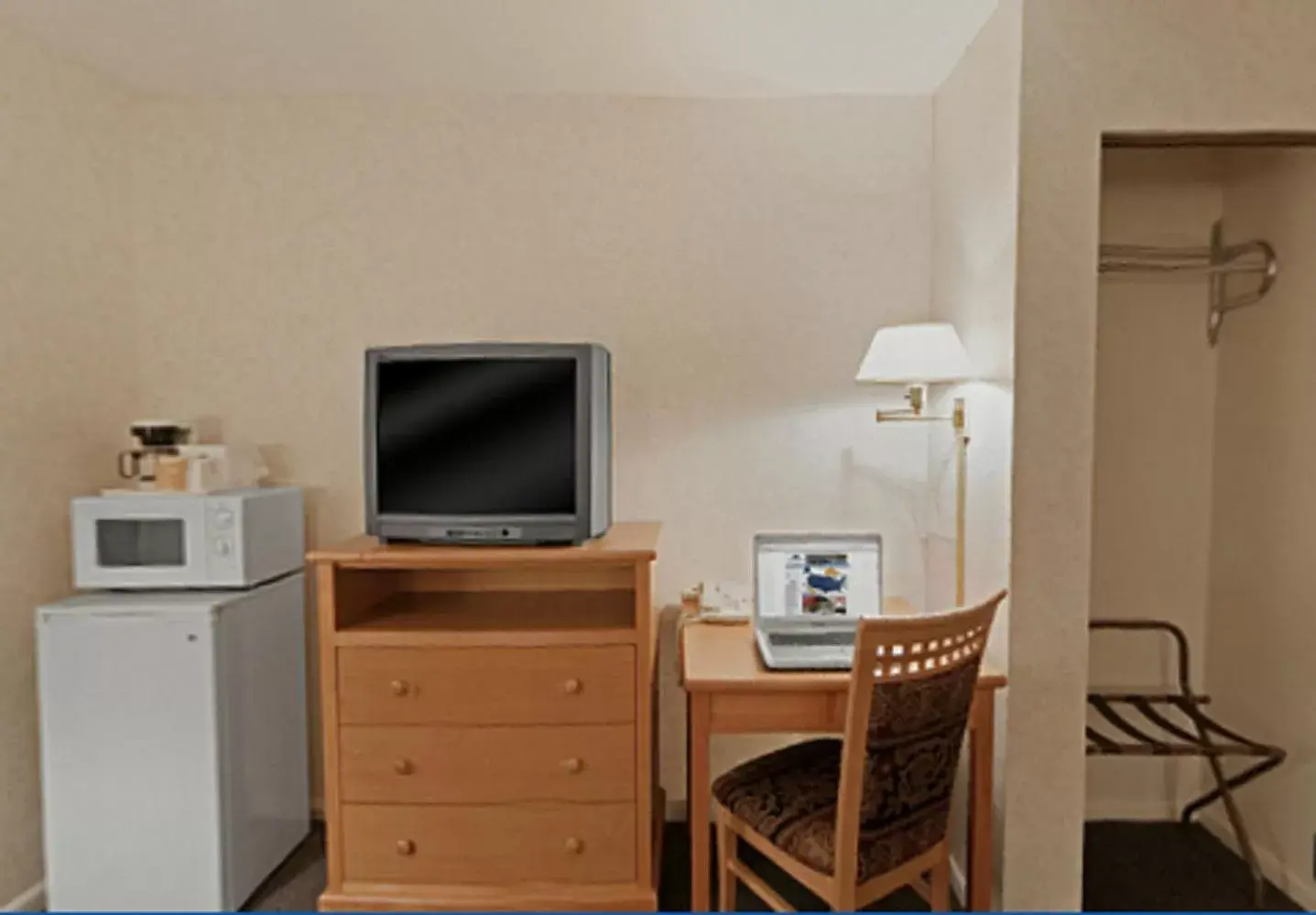 TV/Entertainment Center in Americas Best Value Inn Belleville