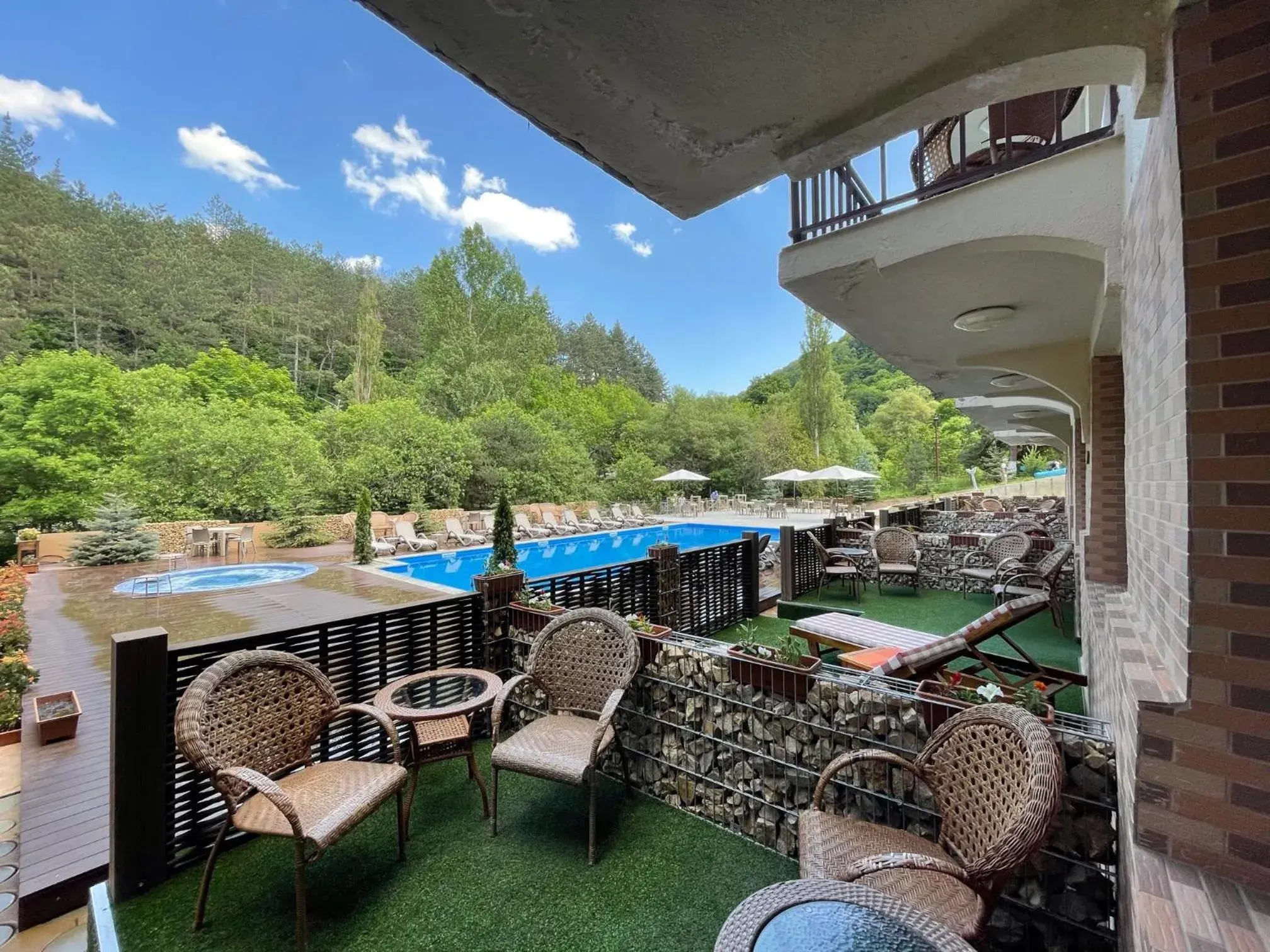 Swimming pool in Best Western Plus Paradise Hotel Dilijan