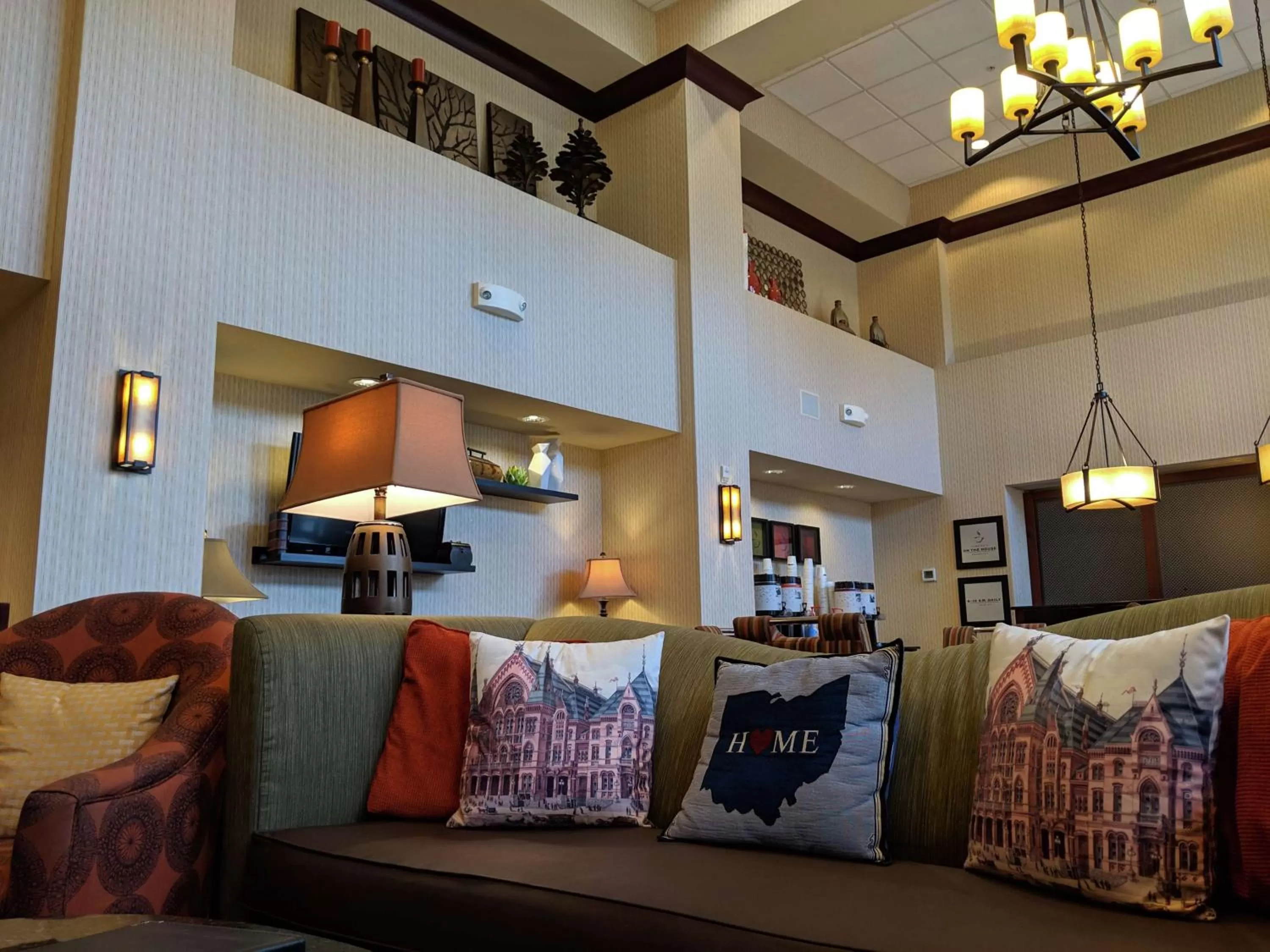 Lobby or reception in Hampton Inn & Suites Cincinnati-Union Centre