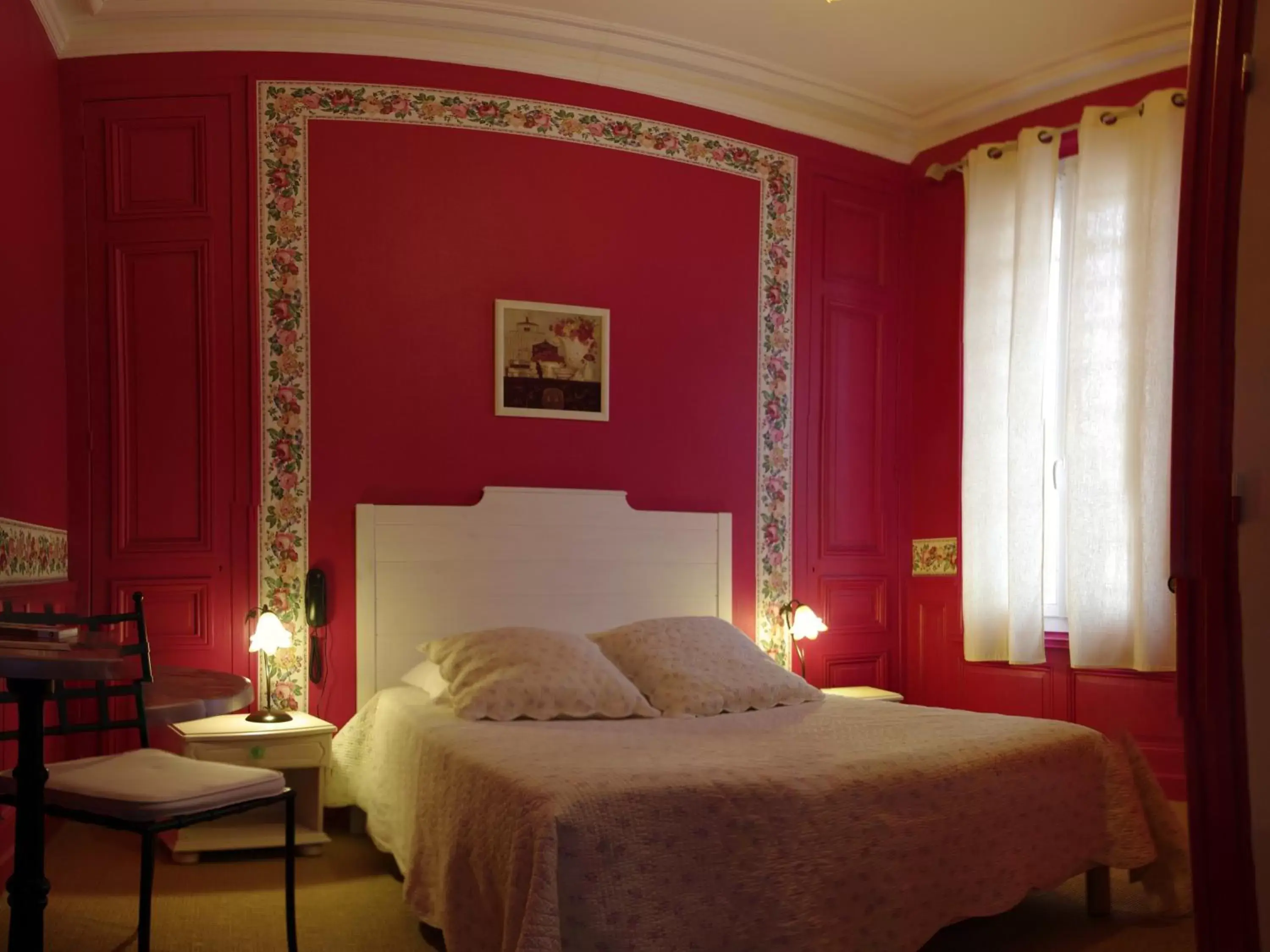 Bedroom in Hotel D'Angleterre