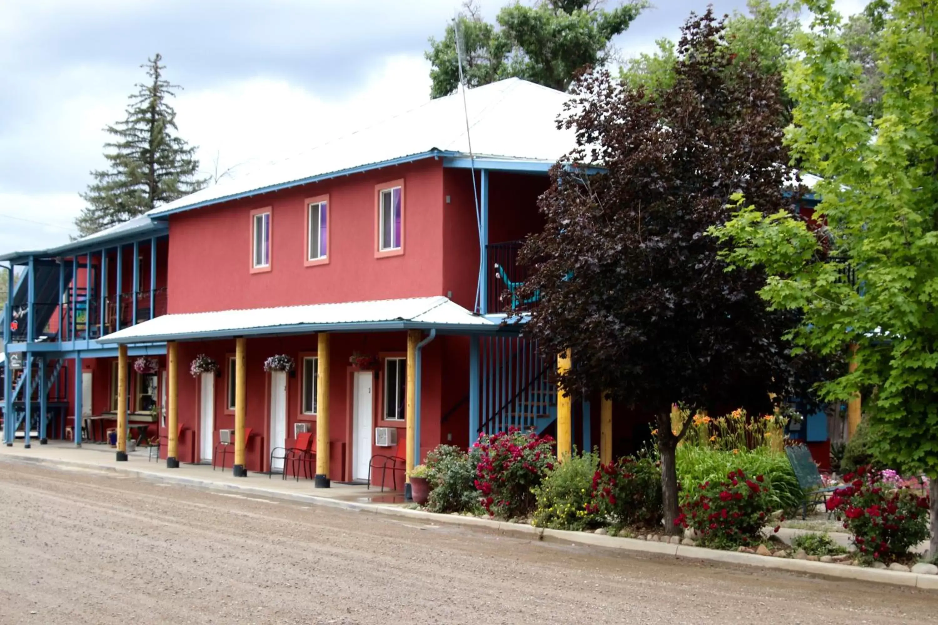 Property Building in Mancos Inn