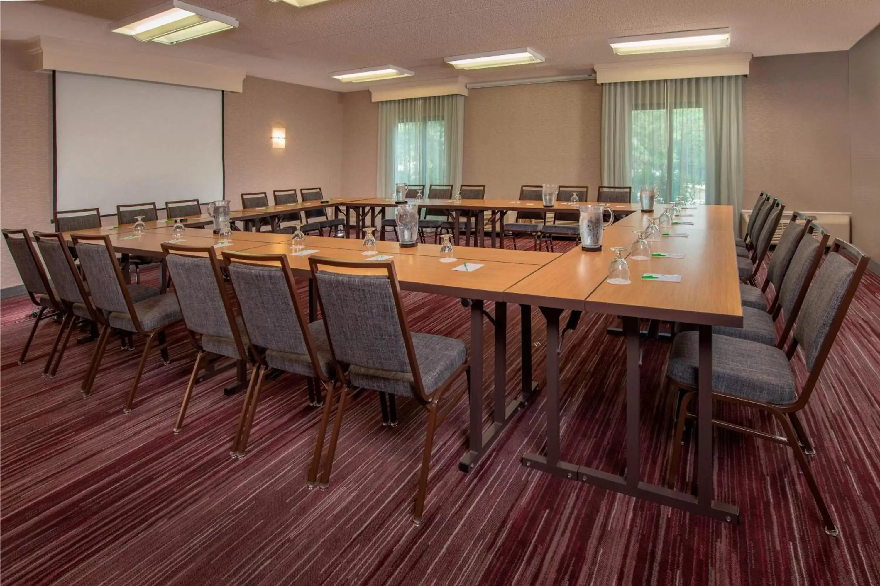 Meeting/conference room in Courtyard by Marriott Rockville