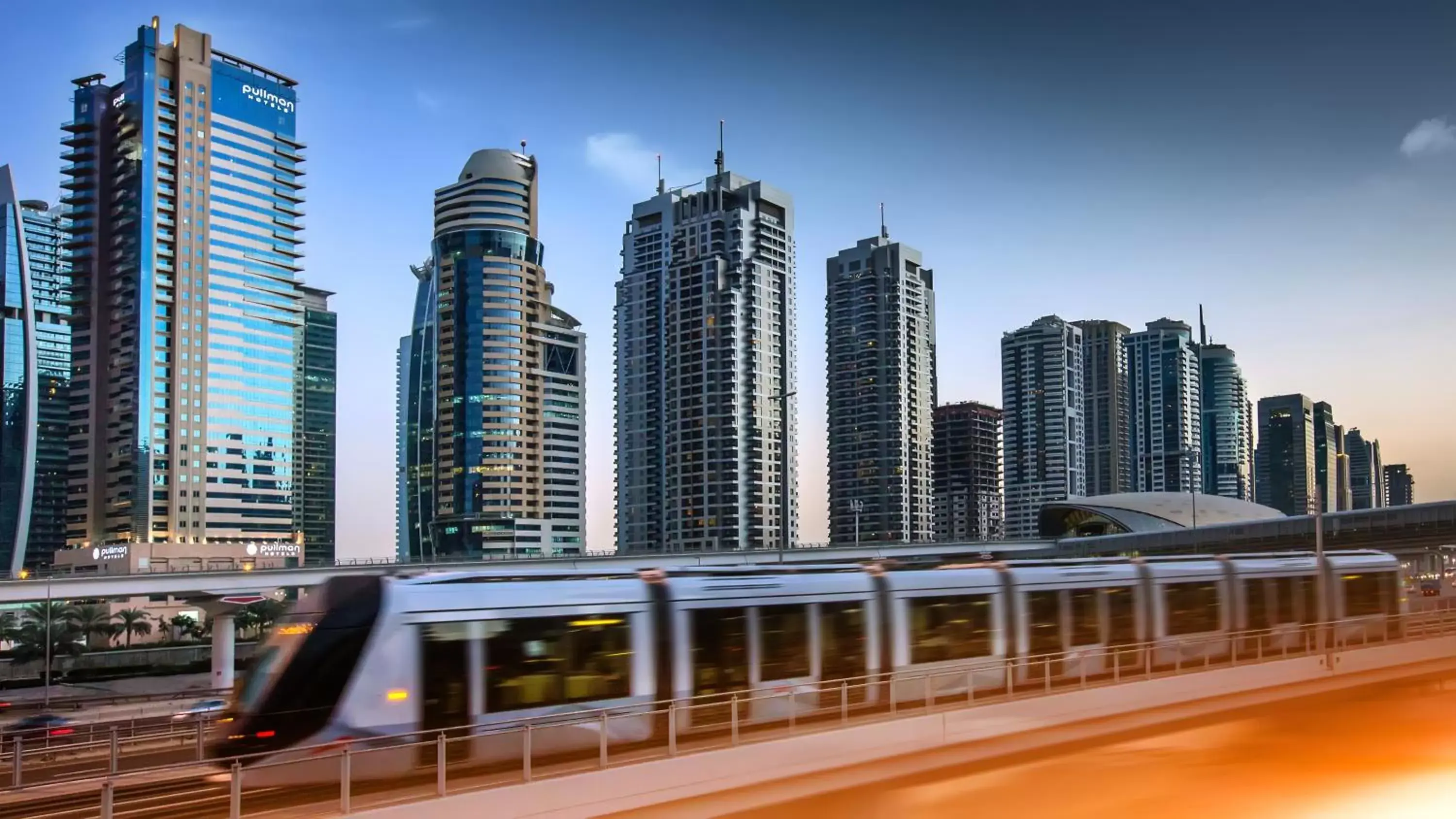 Area and facilities in Pullman Dubai Jumeirah Lakes Towers