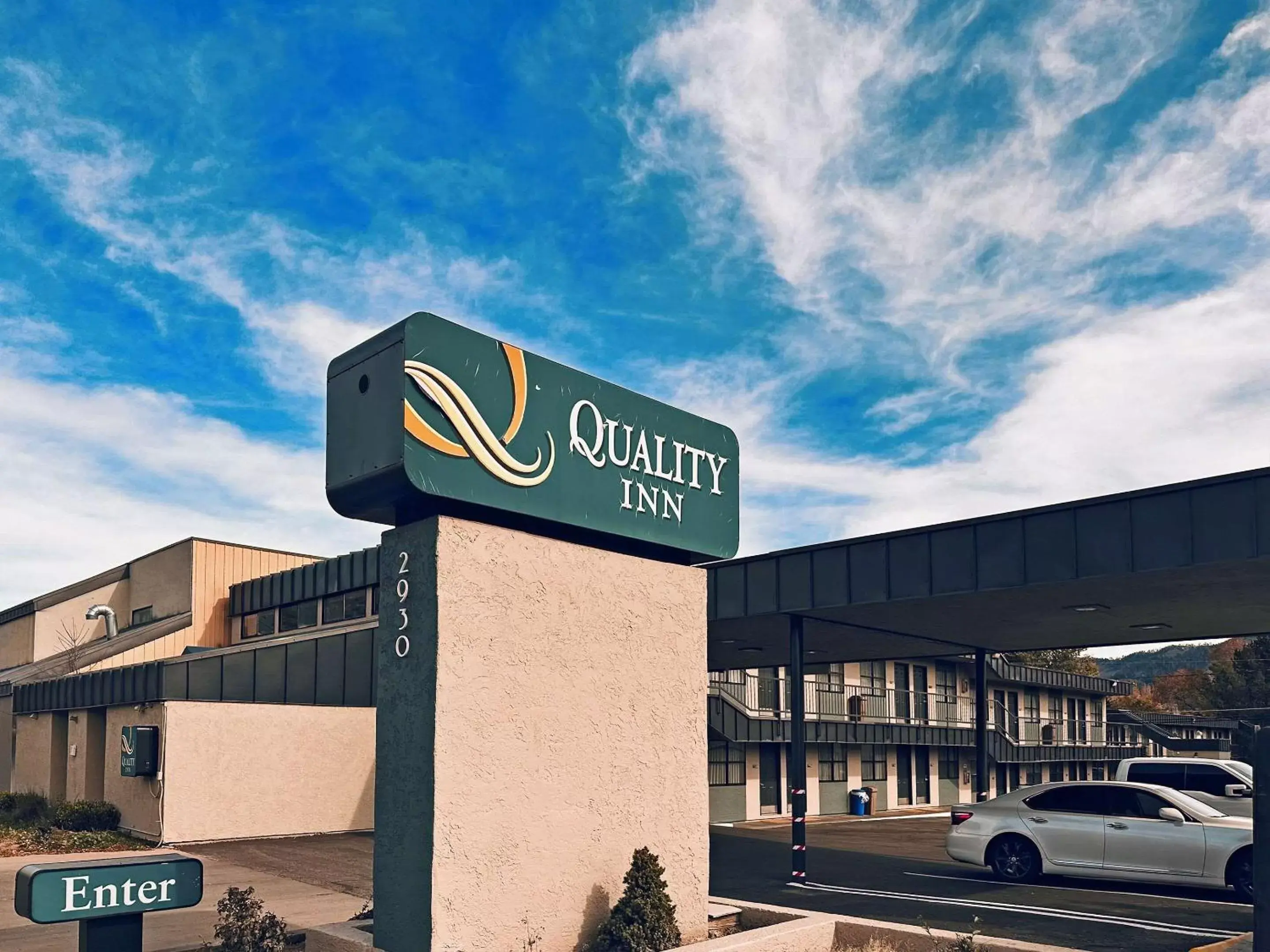 Property Building in Quality Inn Durango