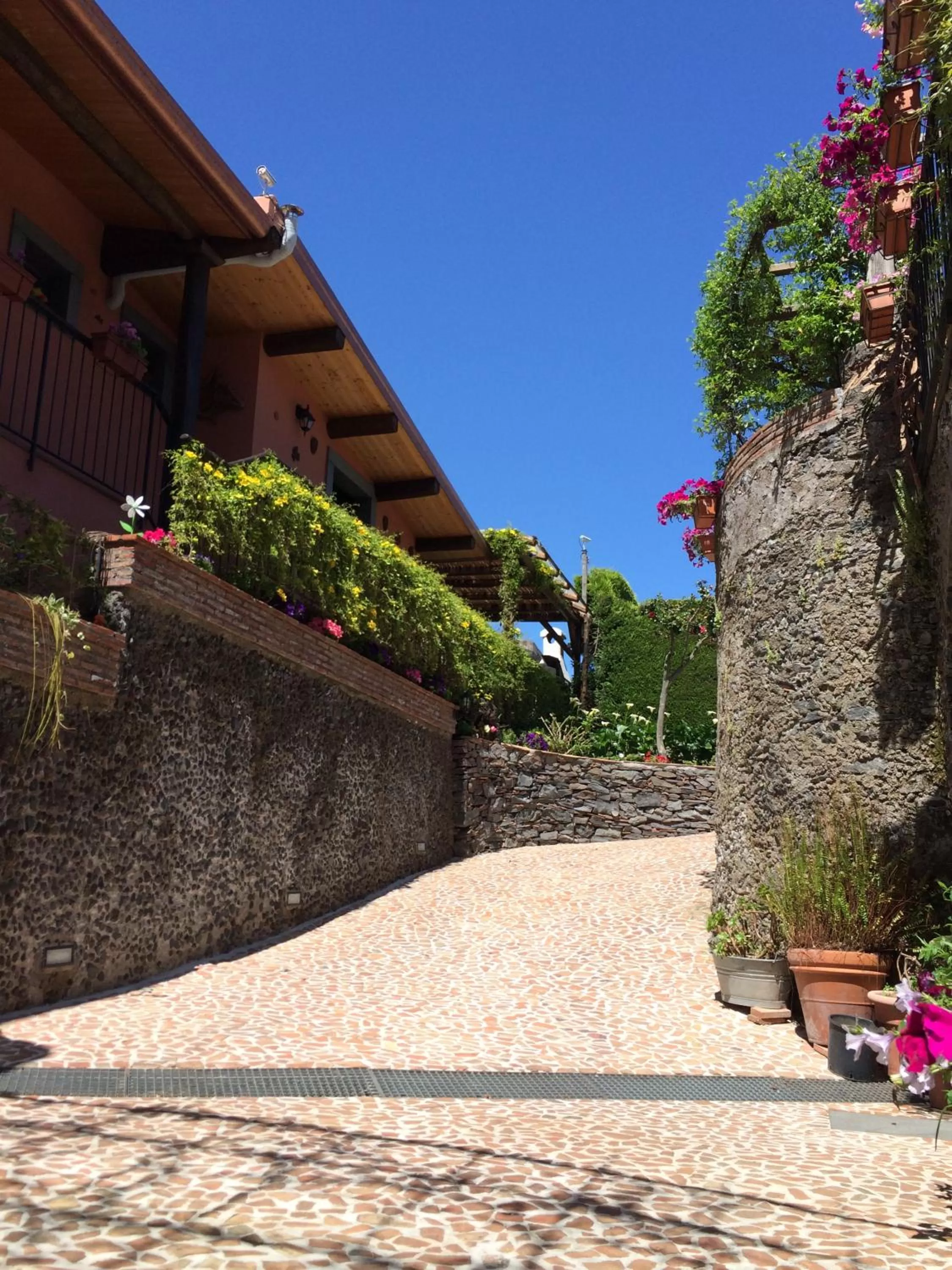 Facade/entrance, Property Building in Etma