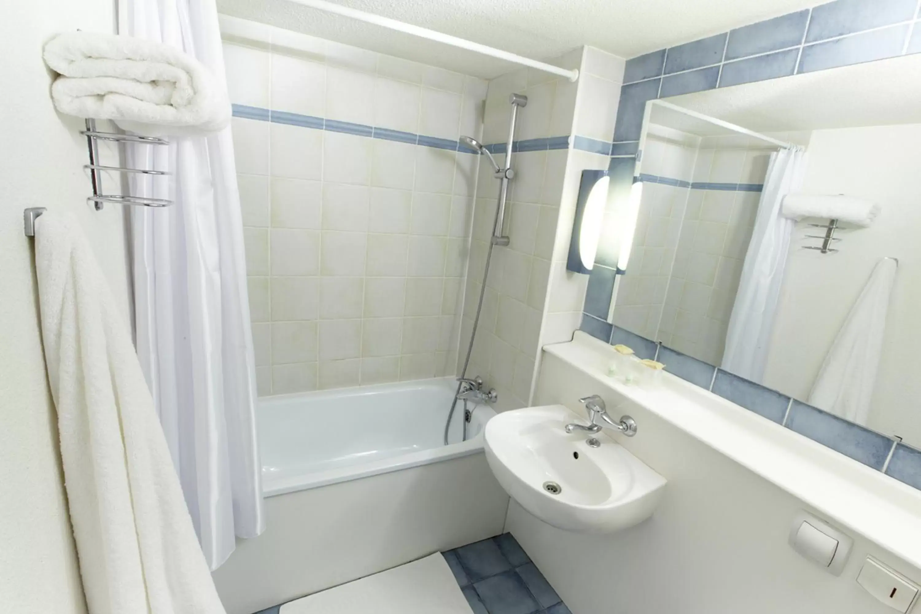 Shower, Bathroom in Campanile Hotel & Restaurant Brussels Vilvoorde