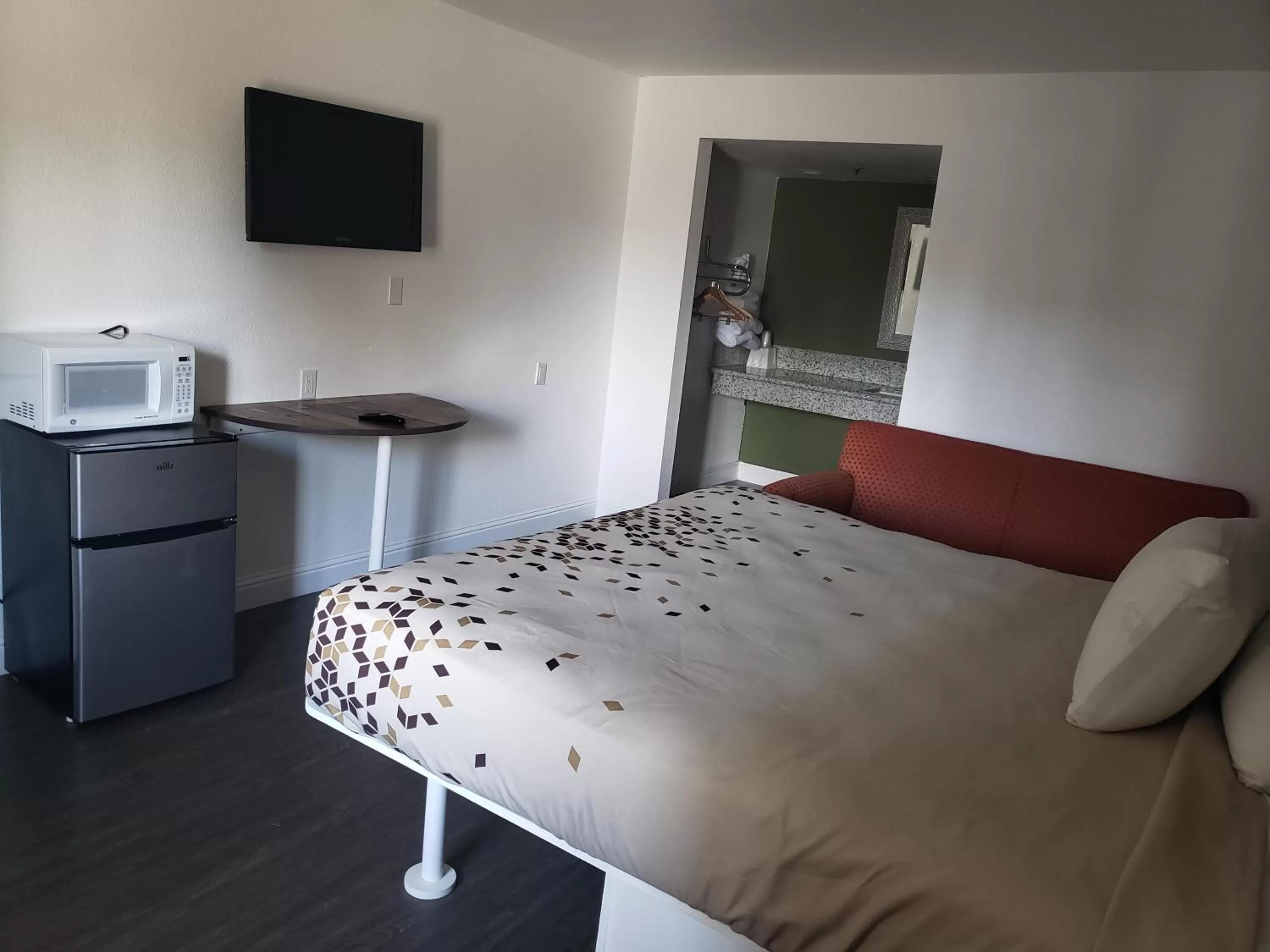 Bed in University Inn Fresno