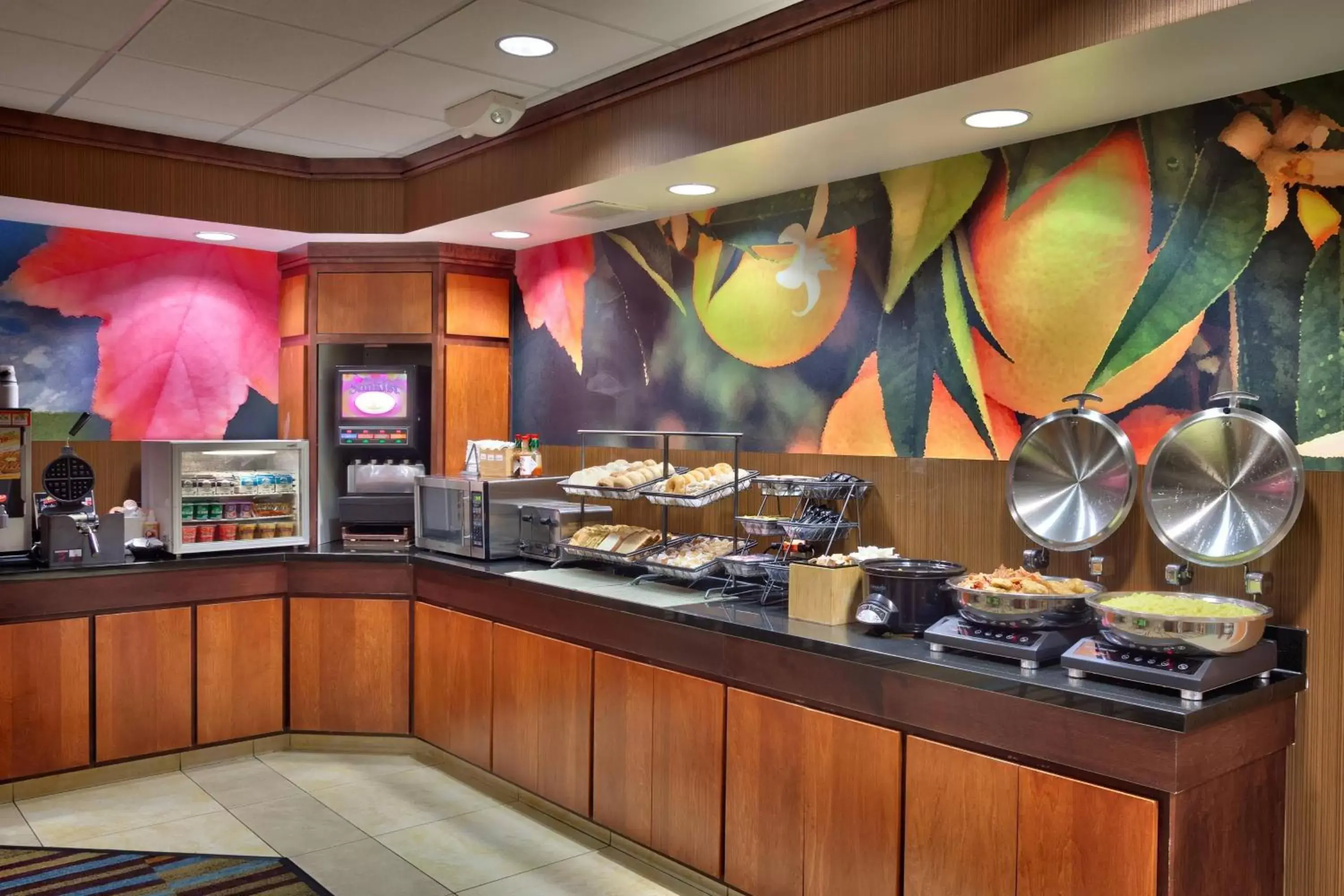 Breakfast in Fairfield Inn & Suites by Marriott Gillette