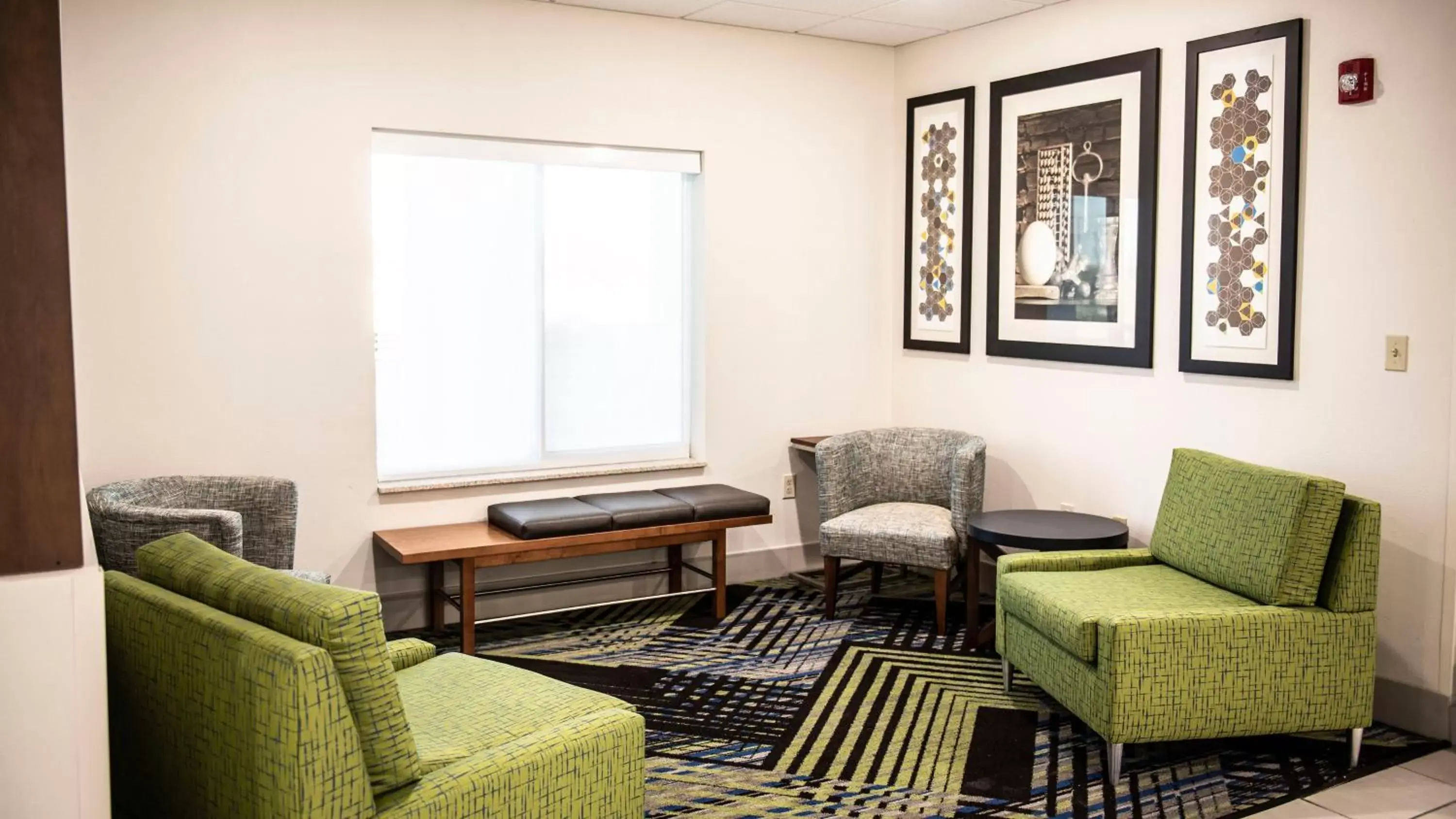 Property building, Seating Area in Holiday Inn Express Hotel & Suites Sedalia, an IHG Hotel