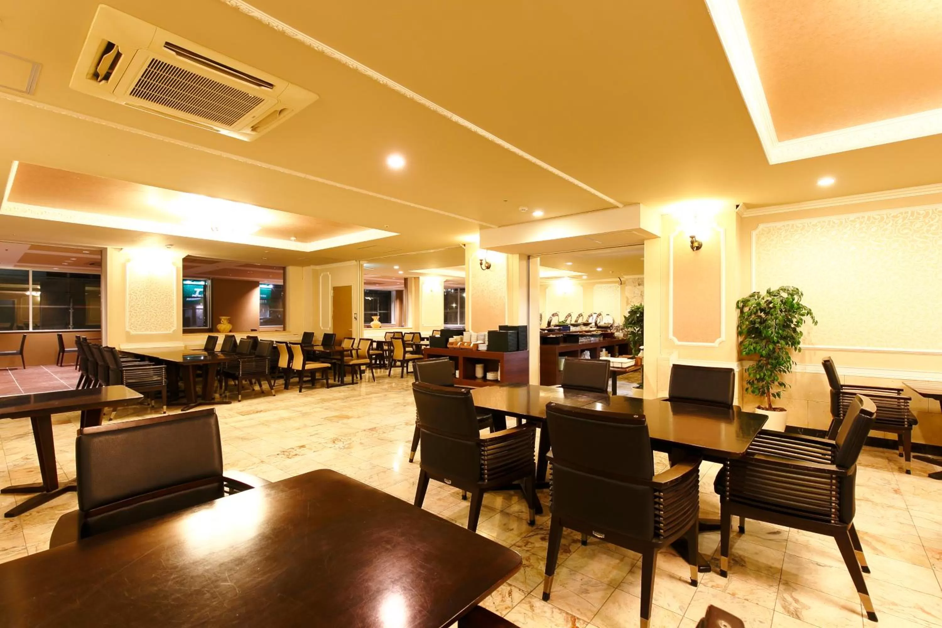 Restaurant/places to eat in Spring Sunny Hotel Nagoya Tokoname ekimae