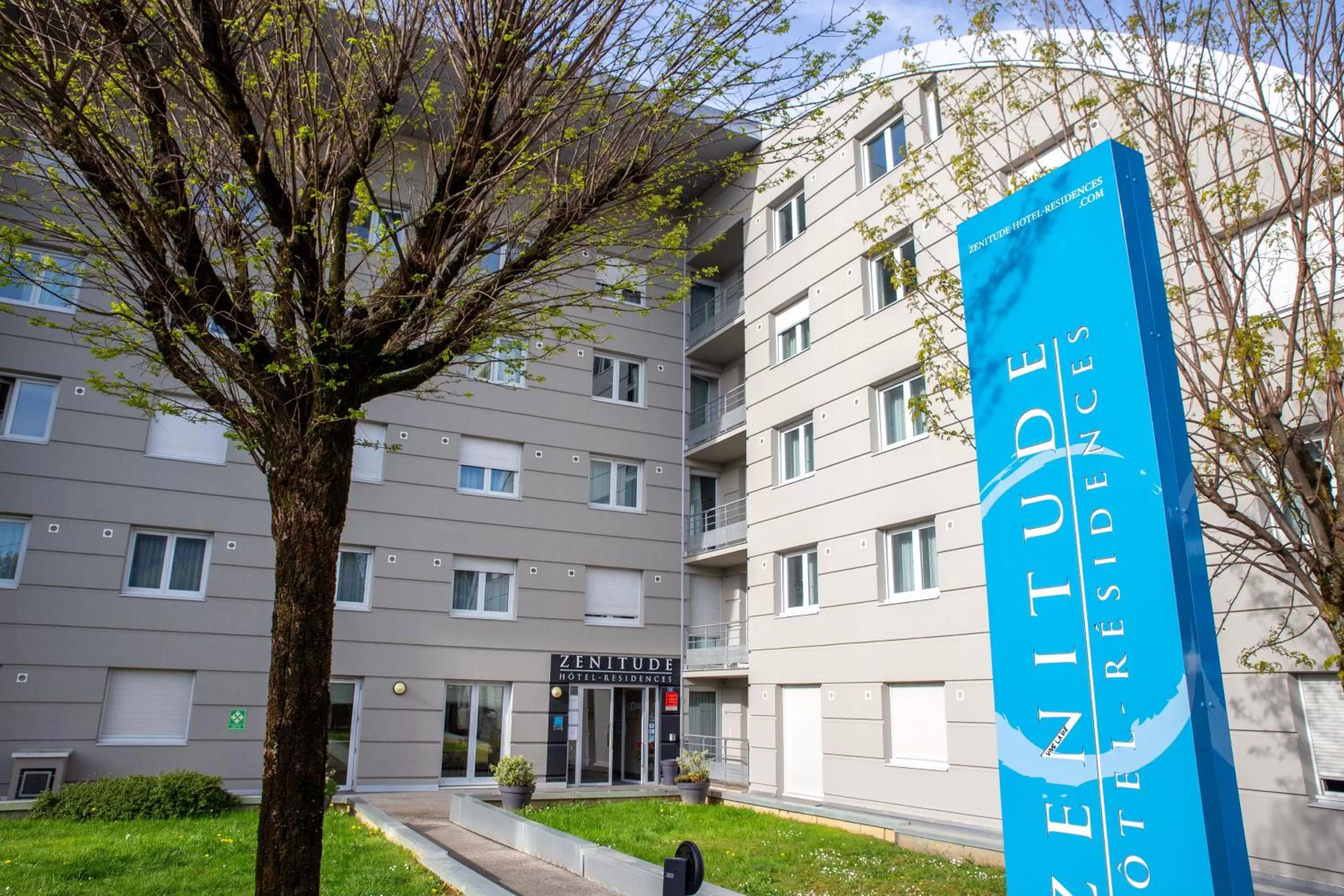 Property Building in Zenitude Hôtel-Résidences La City