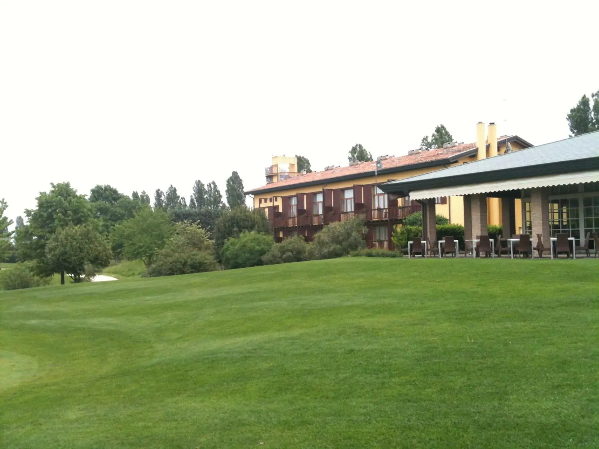 Facade/entrance, Property Building in Hotel Golf Inn