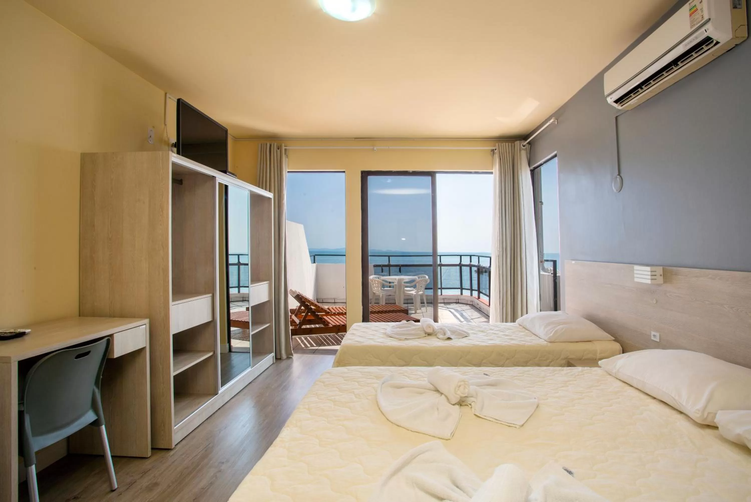 Photo of the whole room, Bed in Hotel Vila Mar