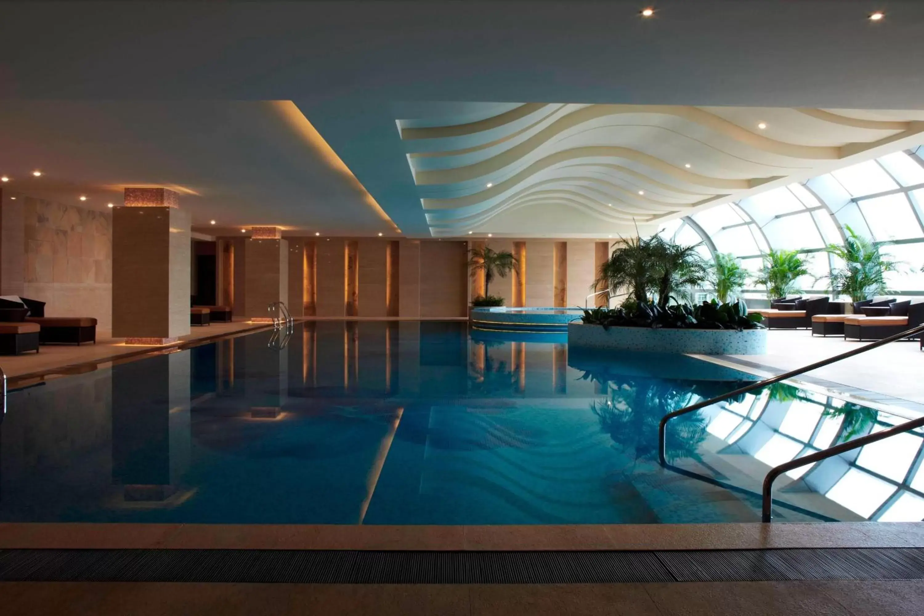 Swimming Pool in Suzhou Marriott Hotel