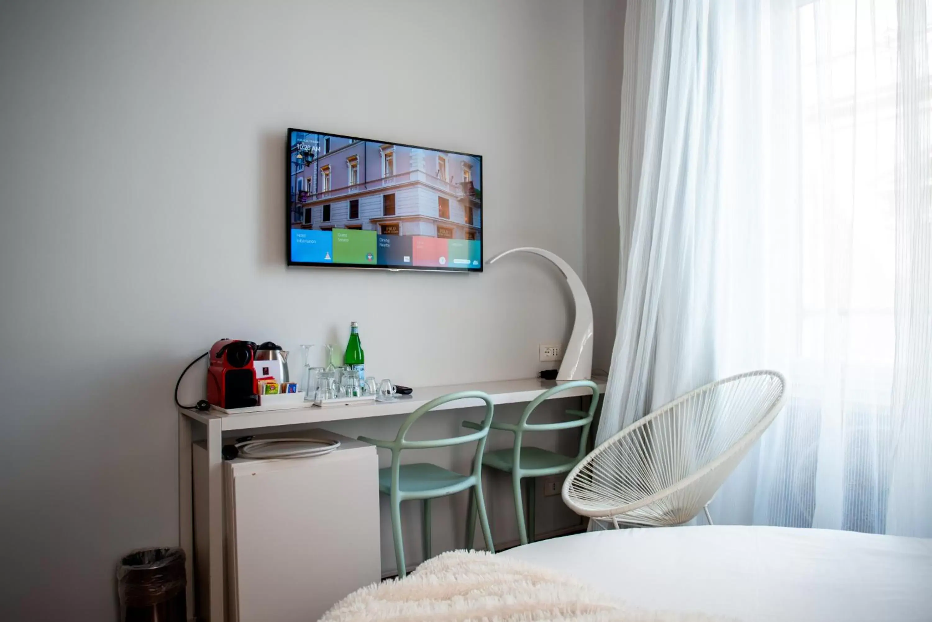 TV and multimedia in Boutique Centrale Palace Hotel