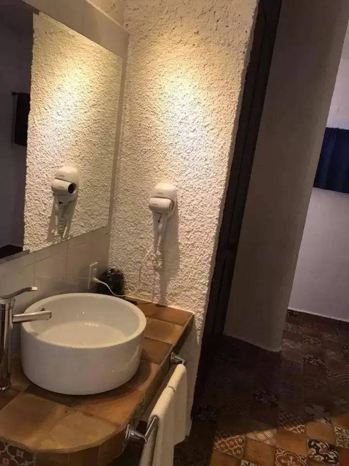 Bathroom in Hotel Amar Inn