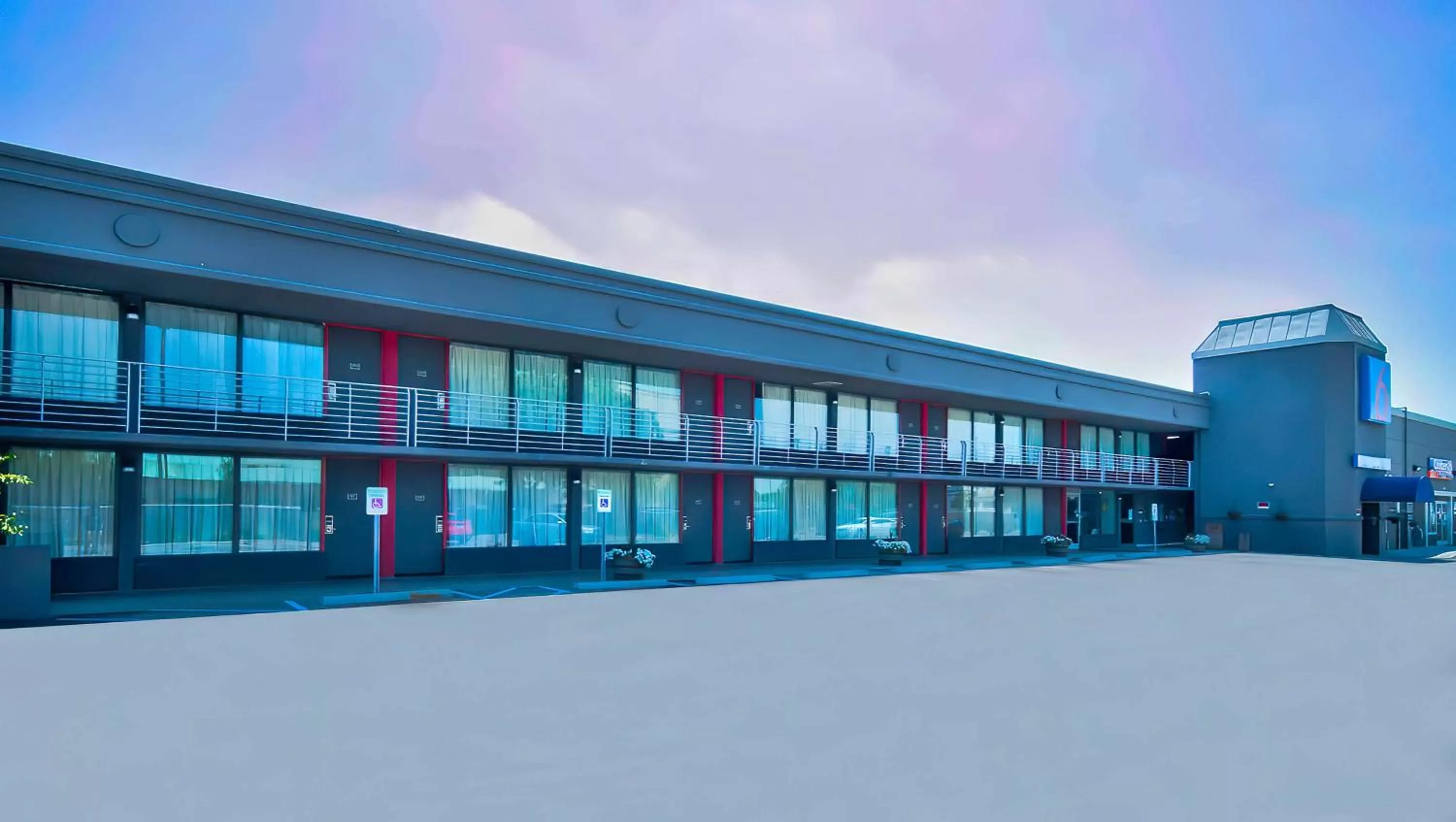 Property building in Motel 6 Louisville, Ky- Airport/ Fair Expo