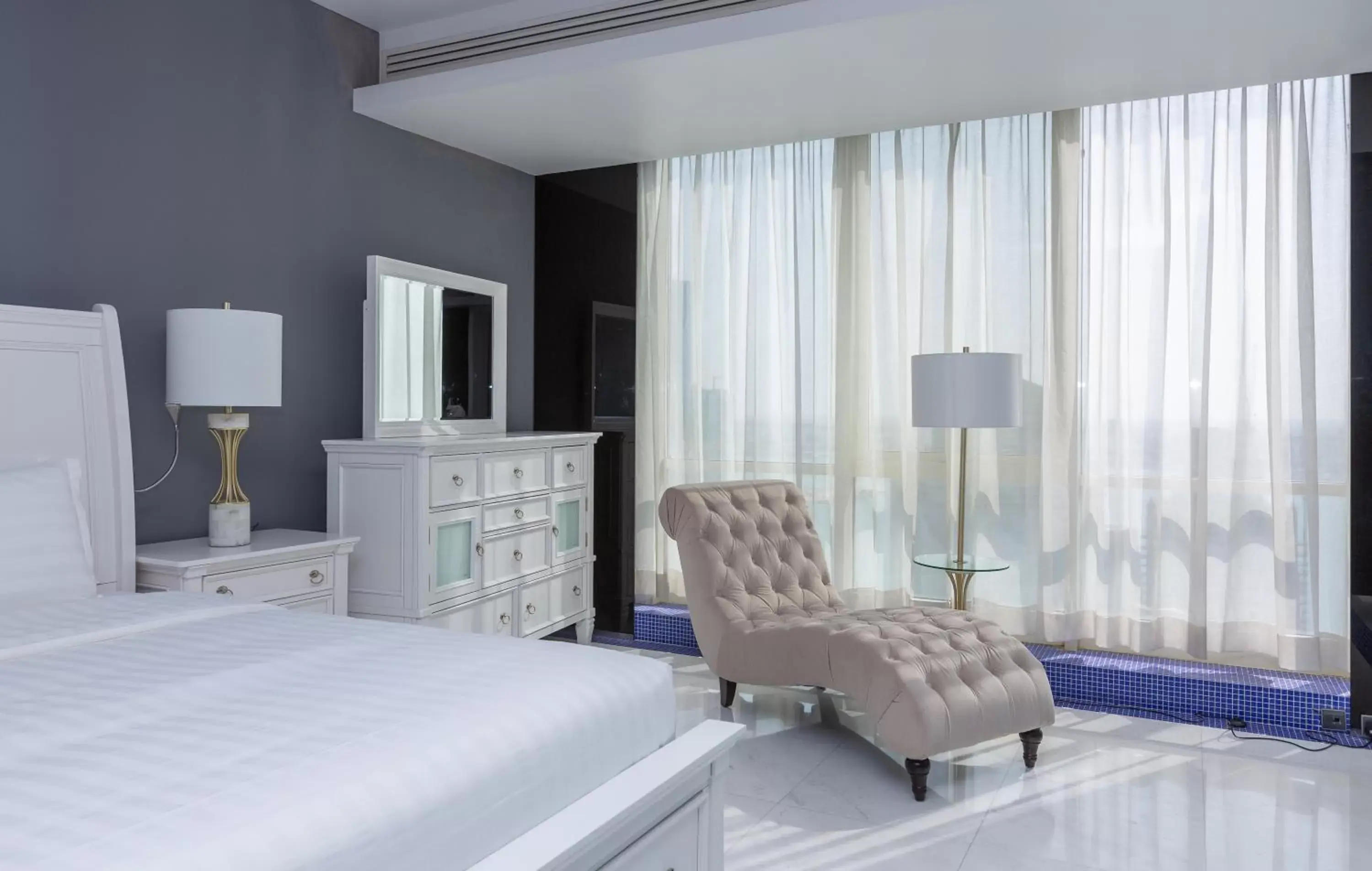 Bedroom, Bed in Ezdan Hotels Doha