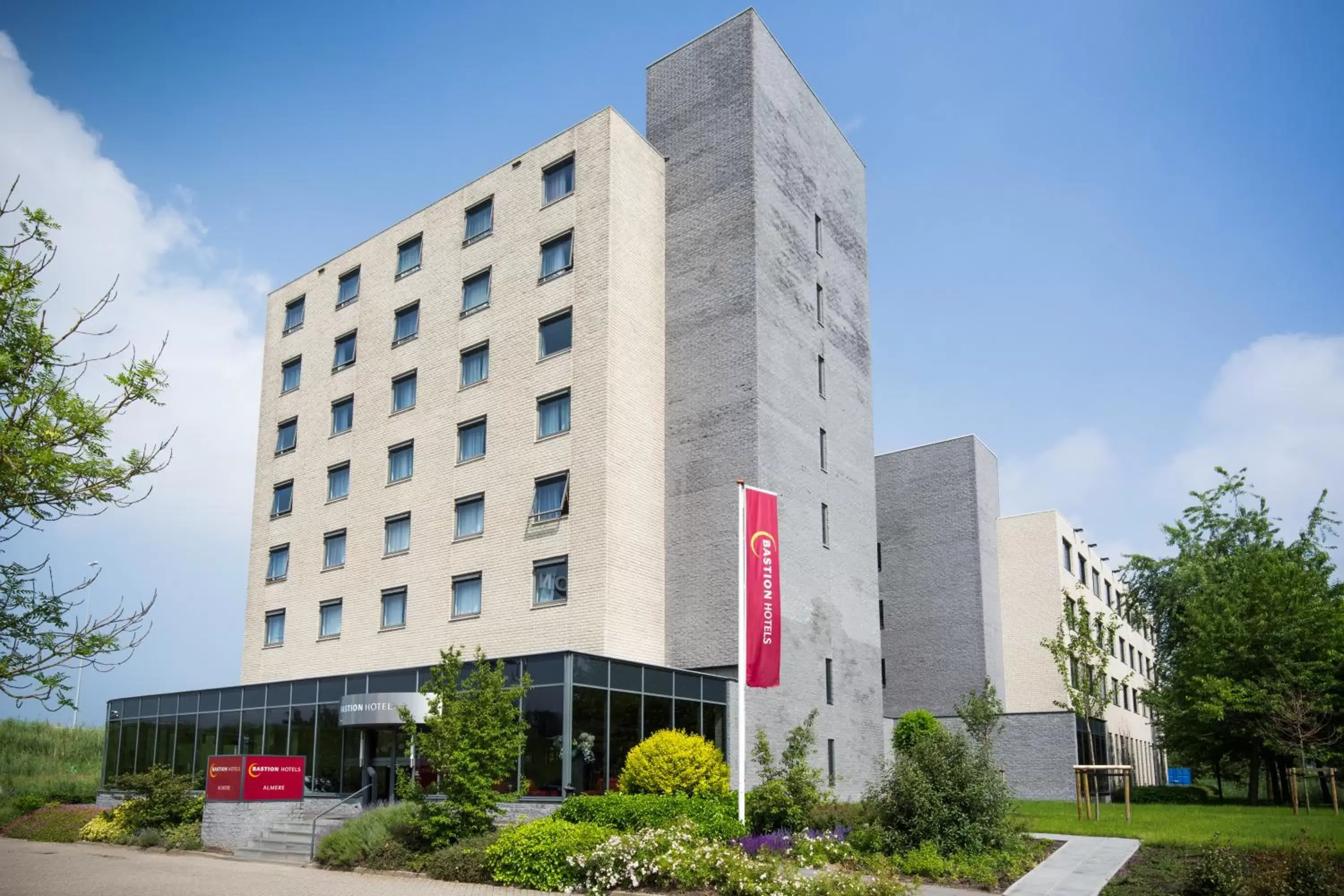 Facade/entrance, Property Building in Bastion Hotel Almere