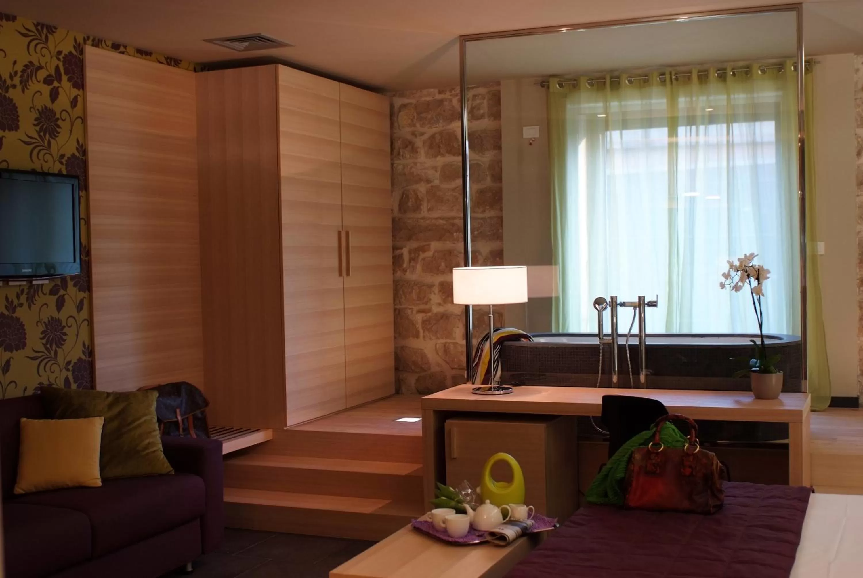 Decorative detail in El Homs Palace Hotel