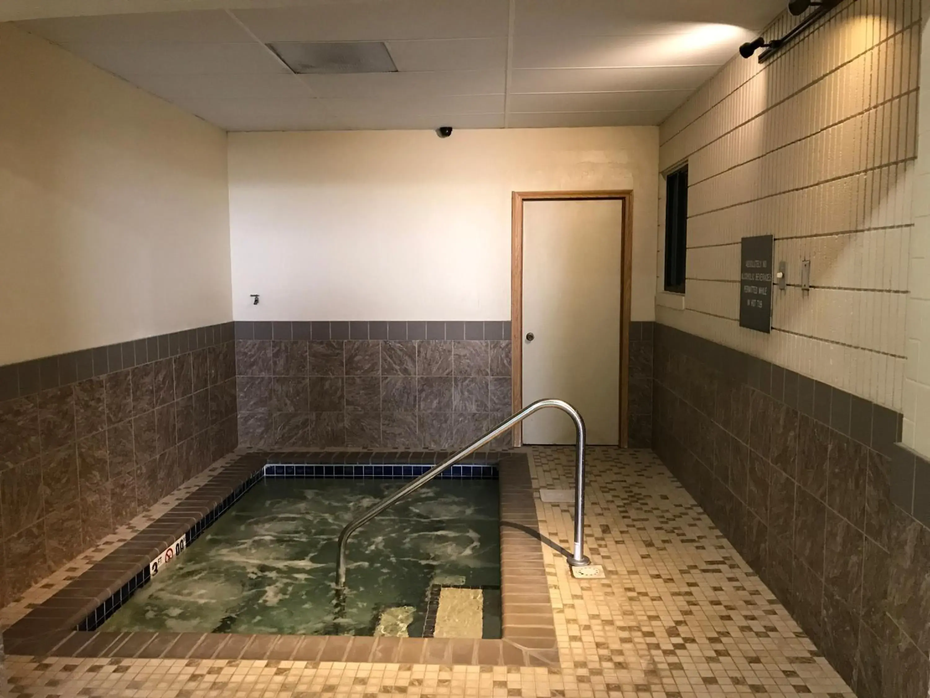 Swimming Pool in Dakota Inn Minot