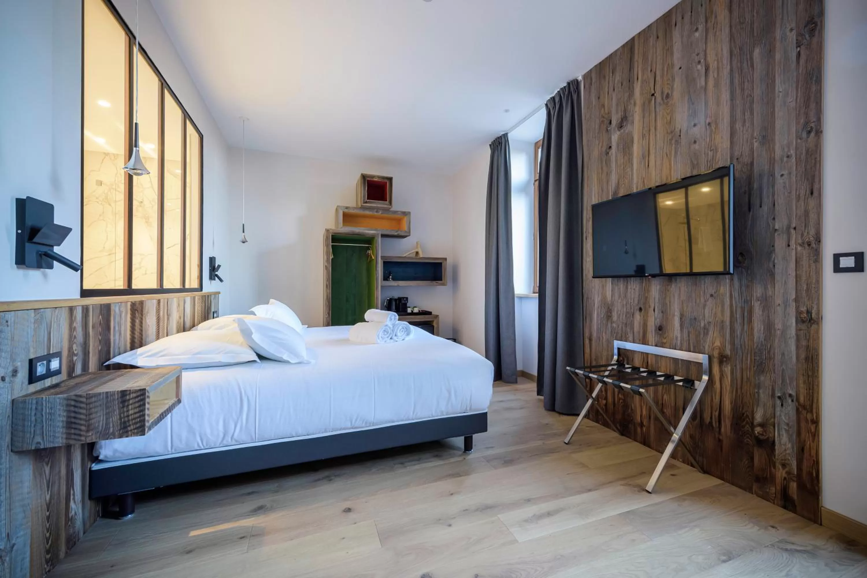 Bed in Hôtel La Garenne