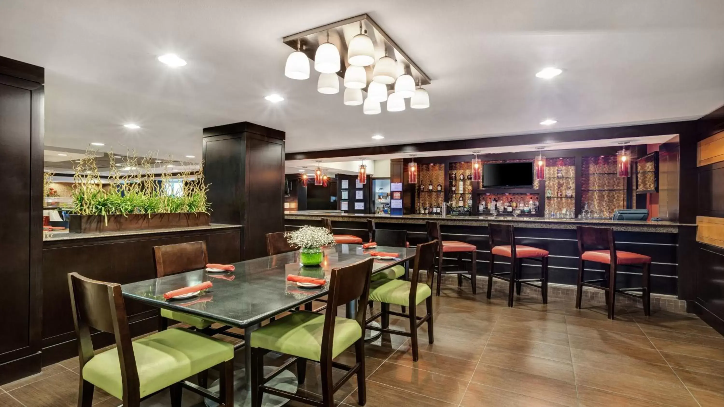 Restaurant/Places to Eat in Crowne Plaza Houston Galleria Area, an IHG Hotel