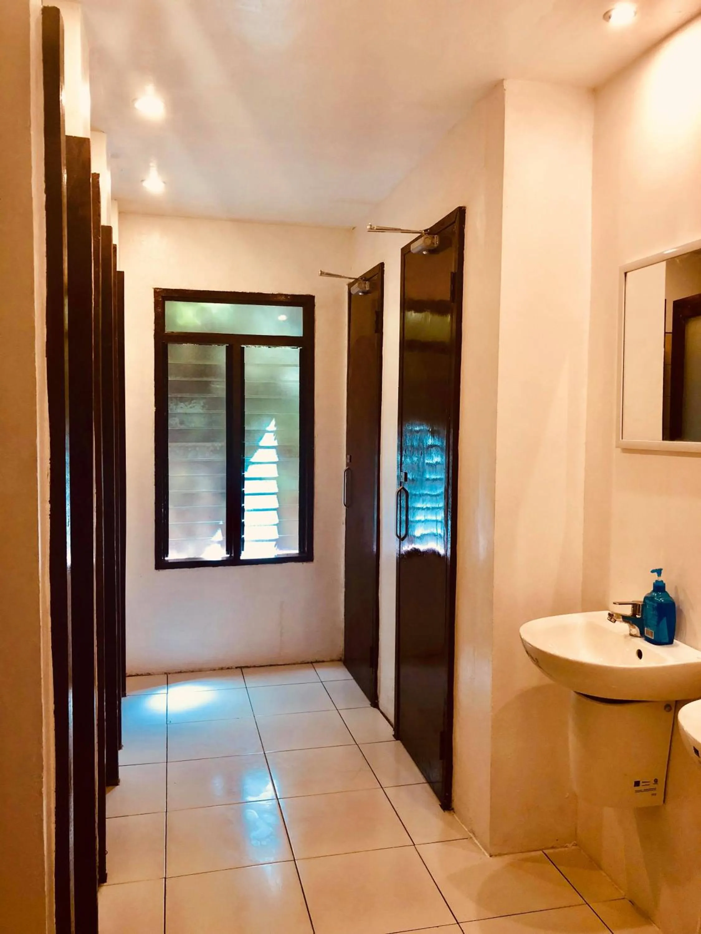 Bathroom in One Hostel - El Nido