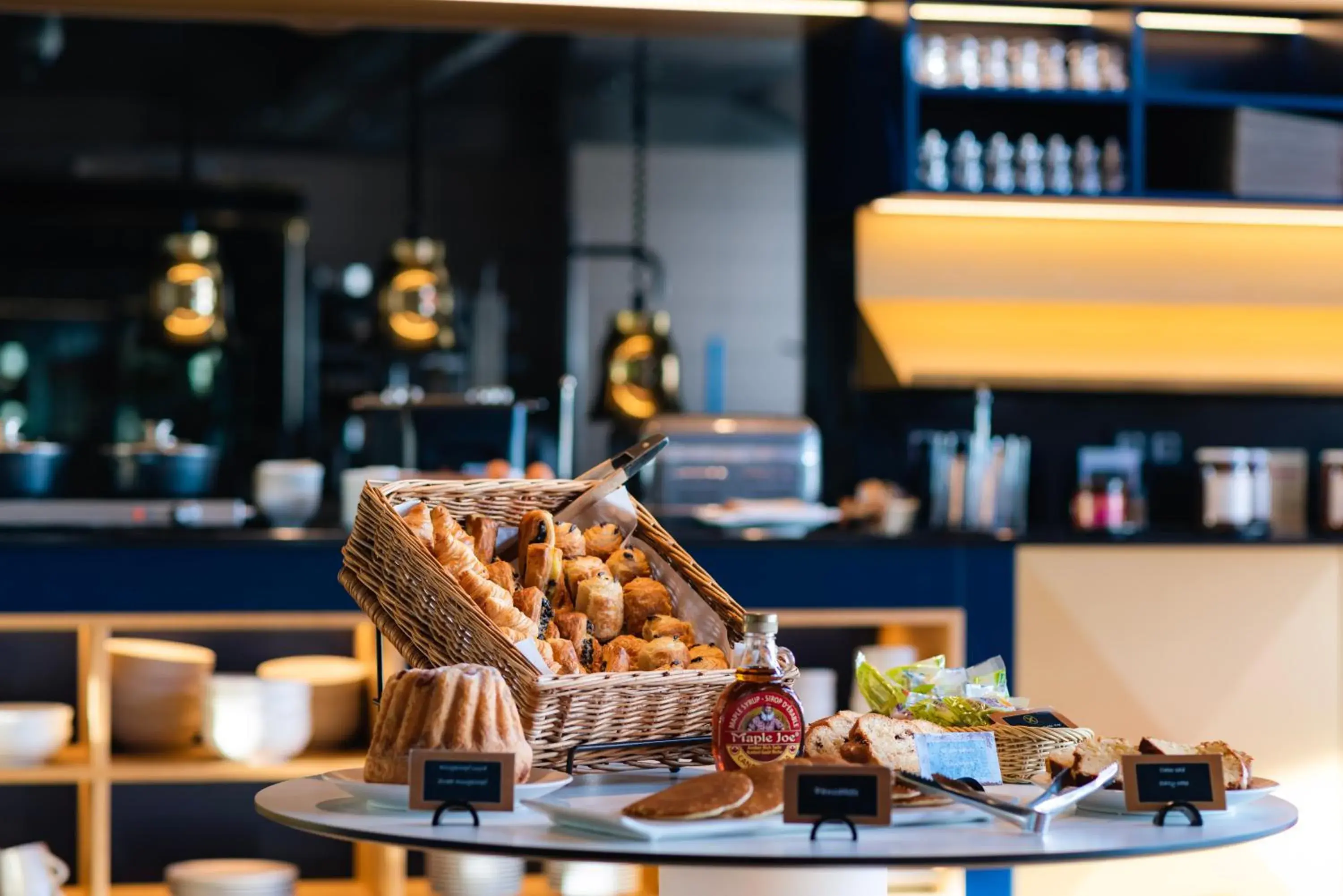 Breakfast in Best Western Plus Hôtel Le Rhénan & Restaurant Chez Claude Breakfast in Best Western Plus Hôtel Le Rhénan & Restaurant Chez Claude