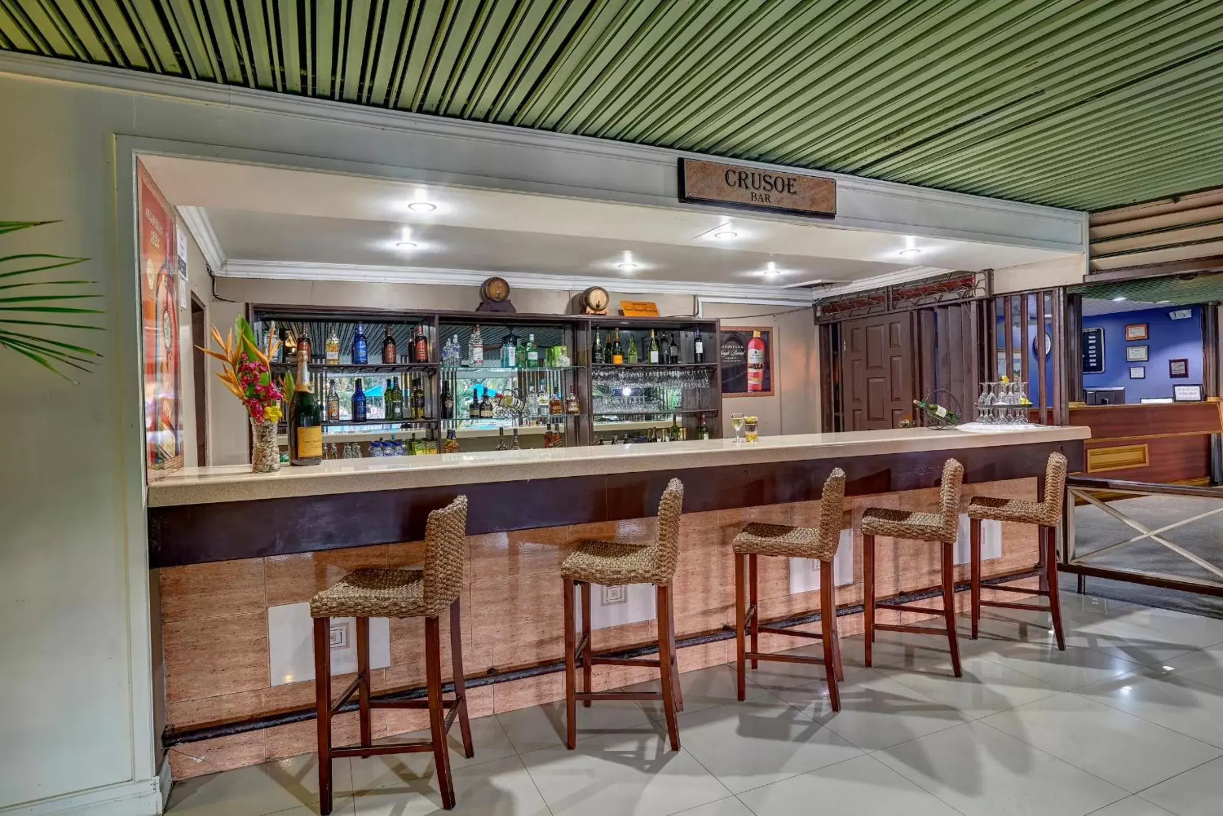 Lounge or bar in Starfish Tobago Lounge or bar in Starfish Tobago