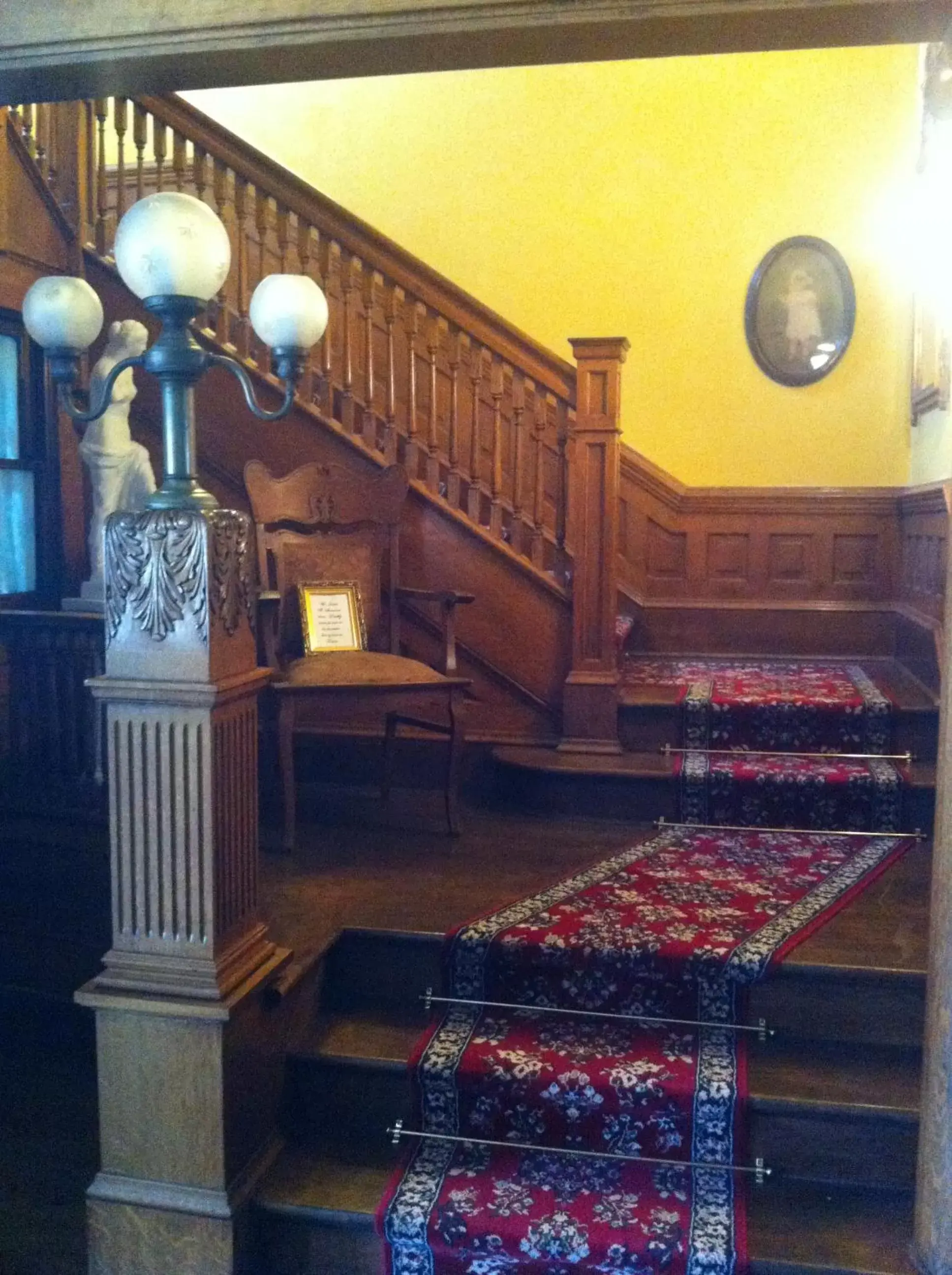 Decorative detail in Simmons-Bond Inn Bed & Breakfast