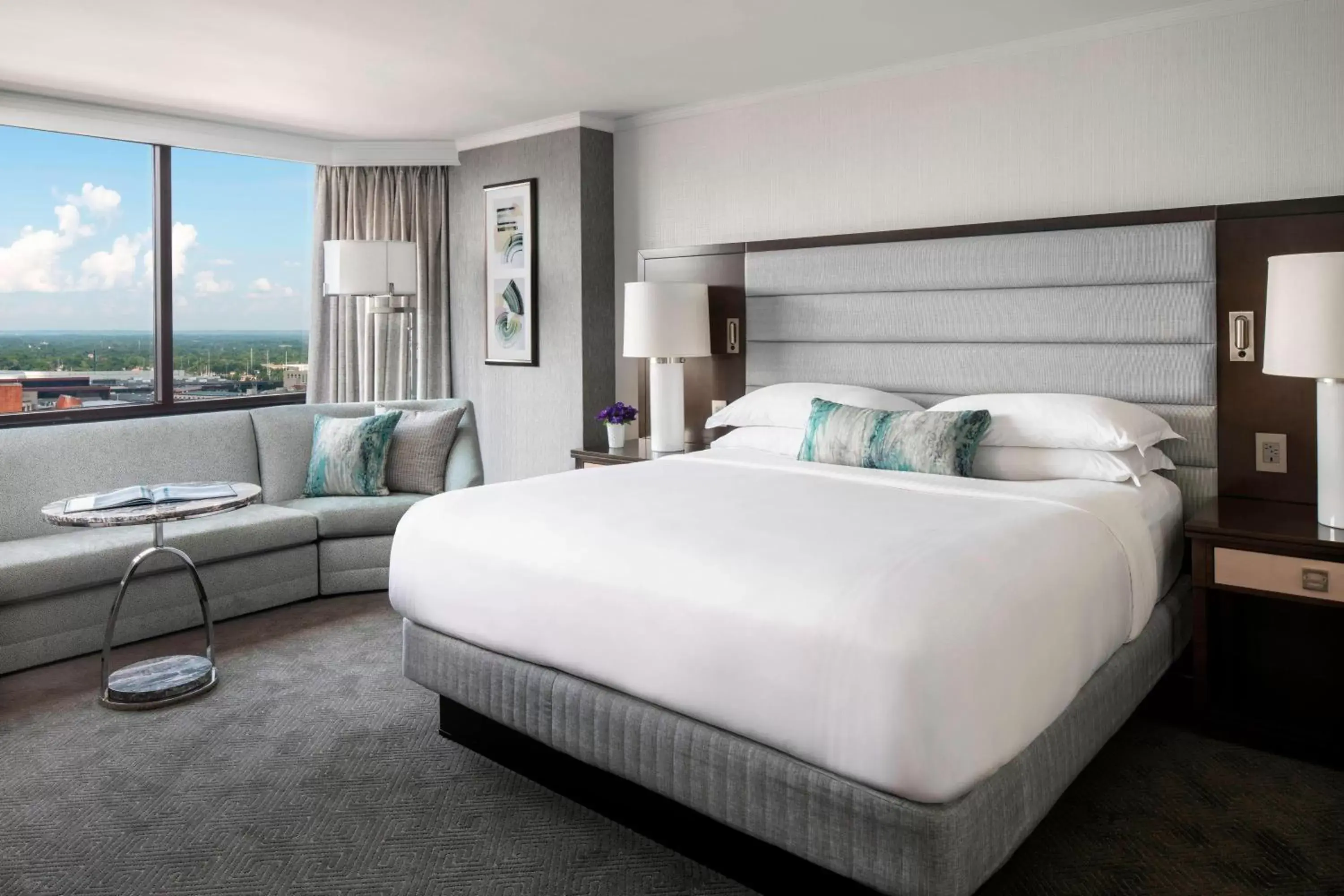Bedroom, Bed in The Ritz-Carlton Atlanta