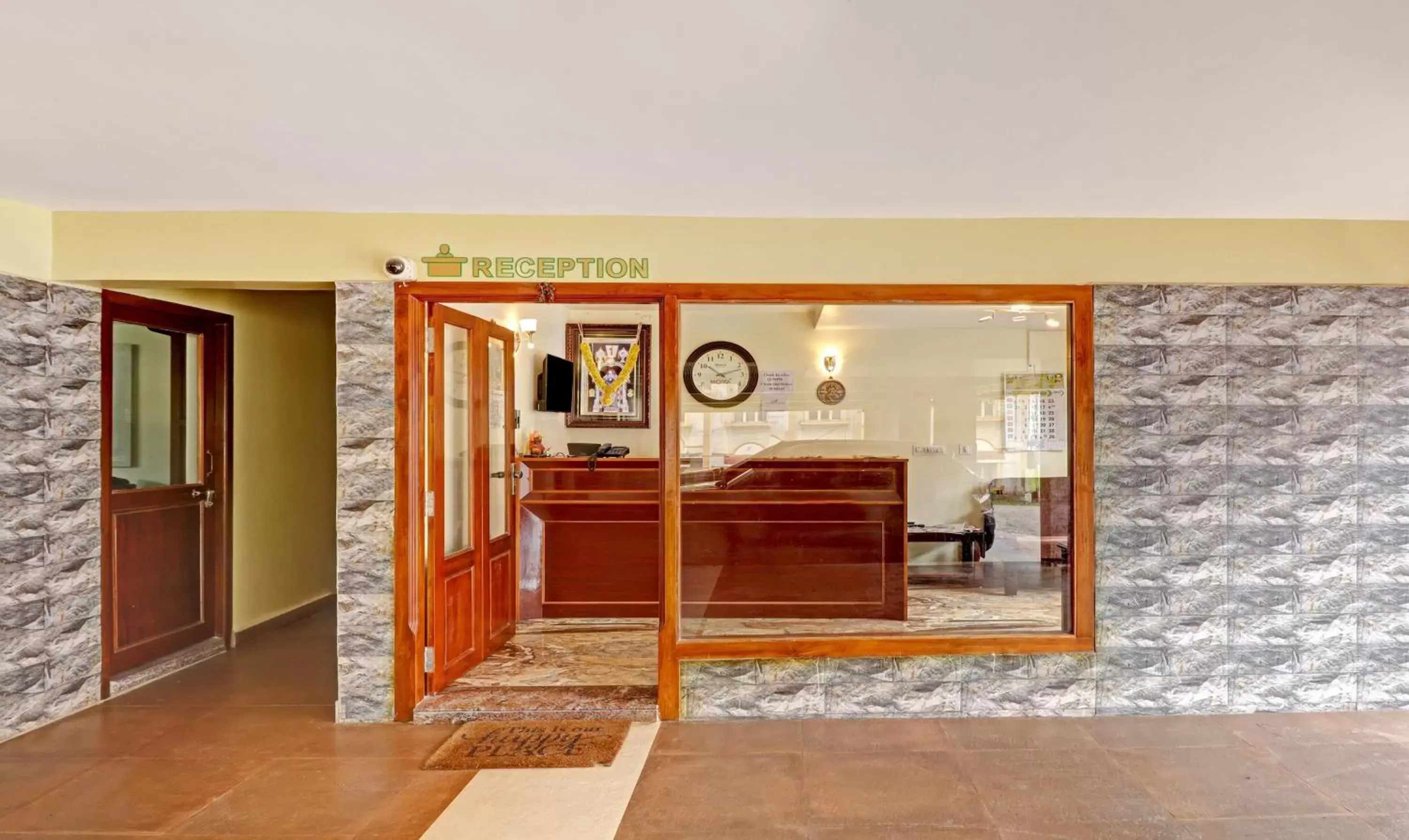 Lobby or reception in Treebo Aall Season Lobby or reception in Treebo Aall Season