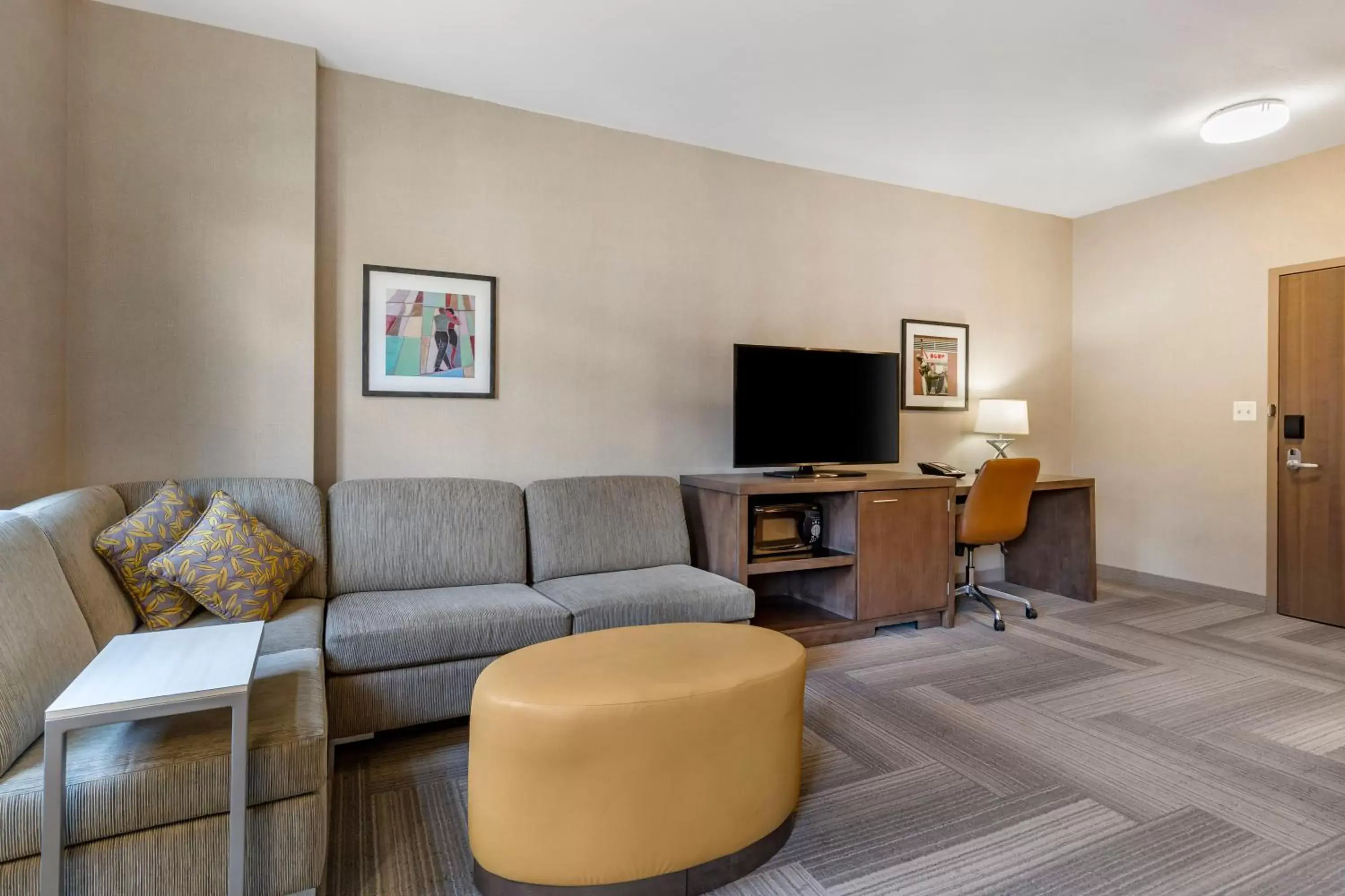 Seating Area in Cambria Hotel Rockville